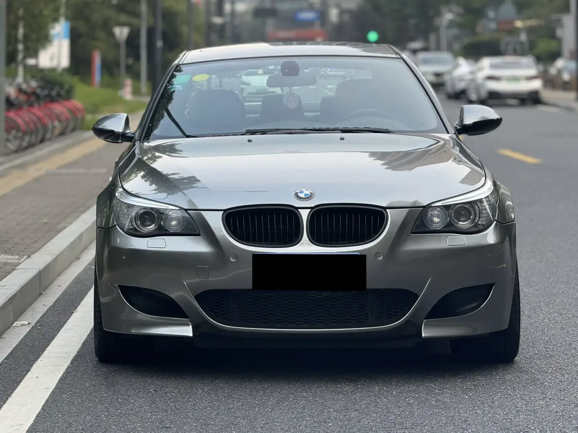 BMW M5  из Китая