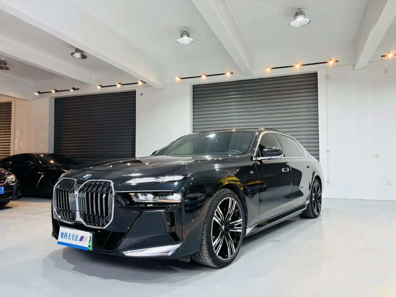 BMW i7  из Китая