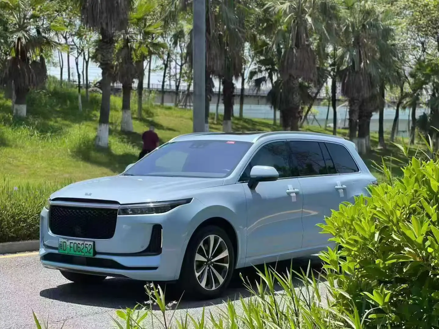 Li ONE (Ideal ONE)  из Китая