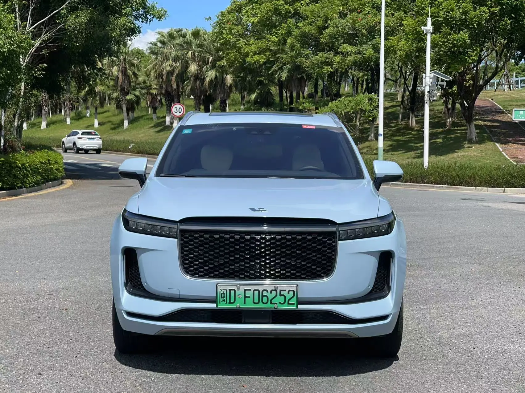 Li ONE (Ideal ONE)  из Китая