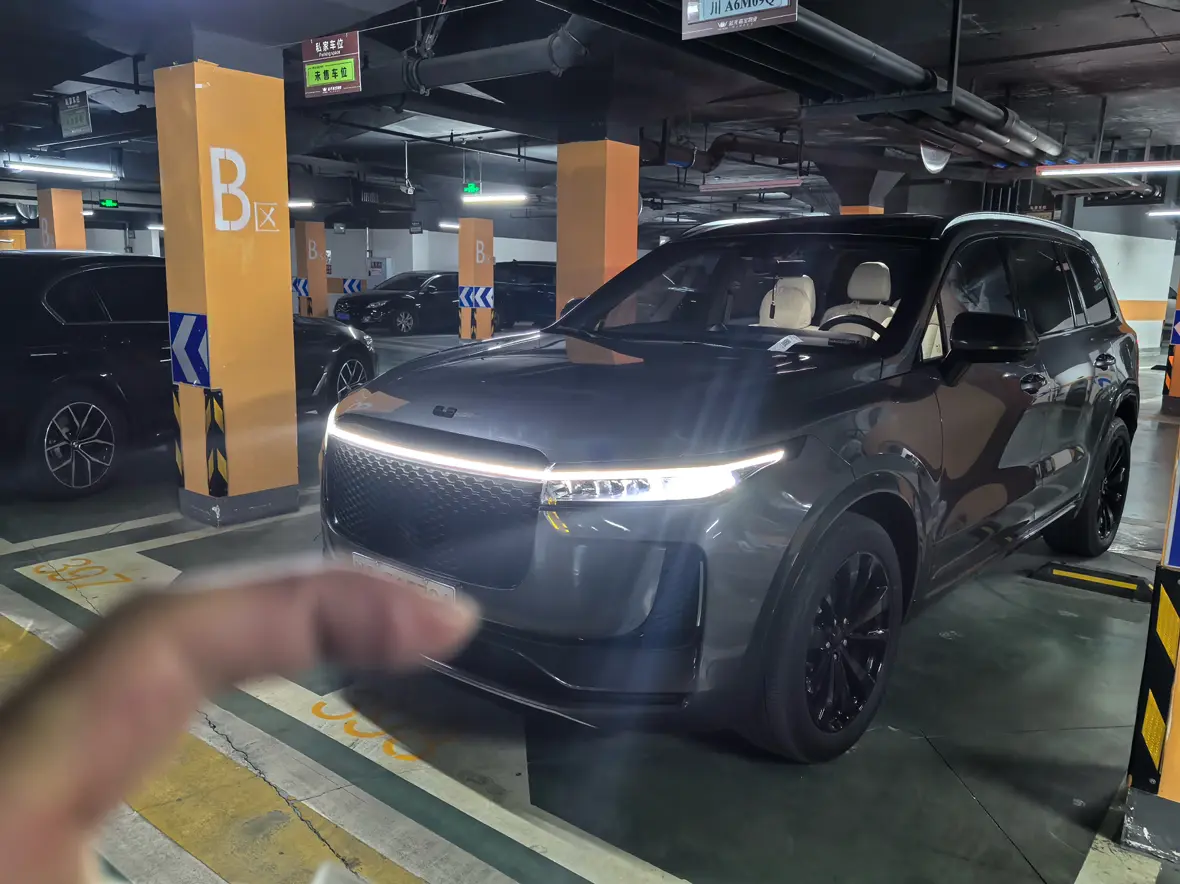 Li ONE (Ideal ONE)  из Китая