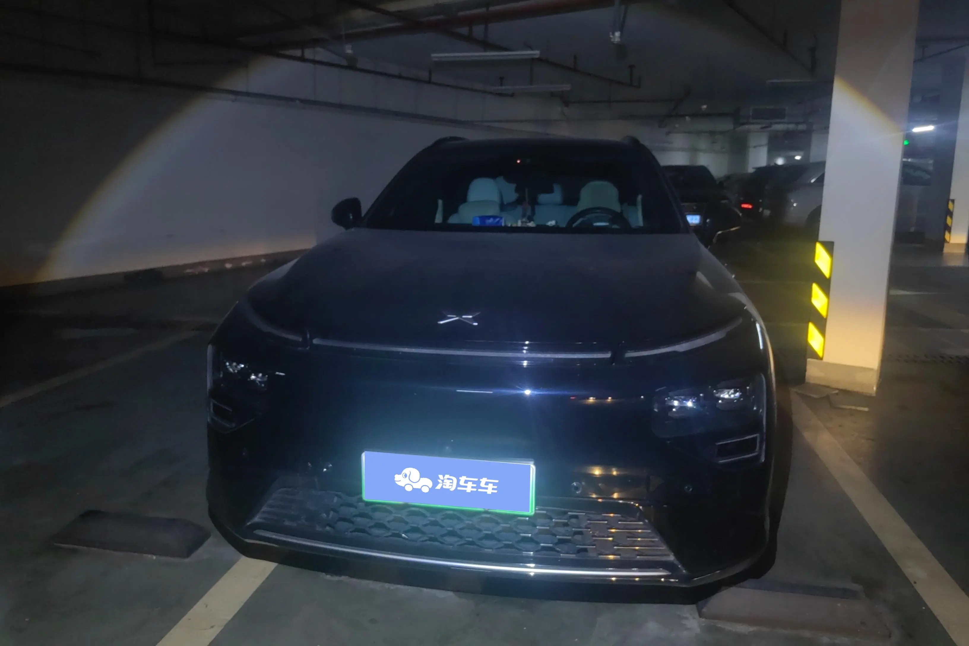 Xpeng G9  из Китая