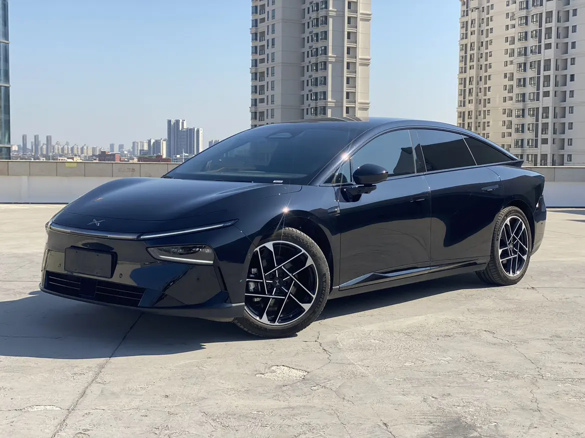 Xpeng P7+  из Китая