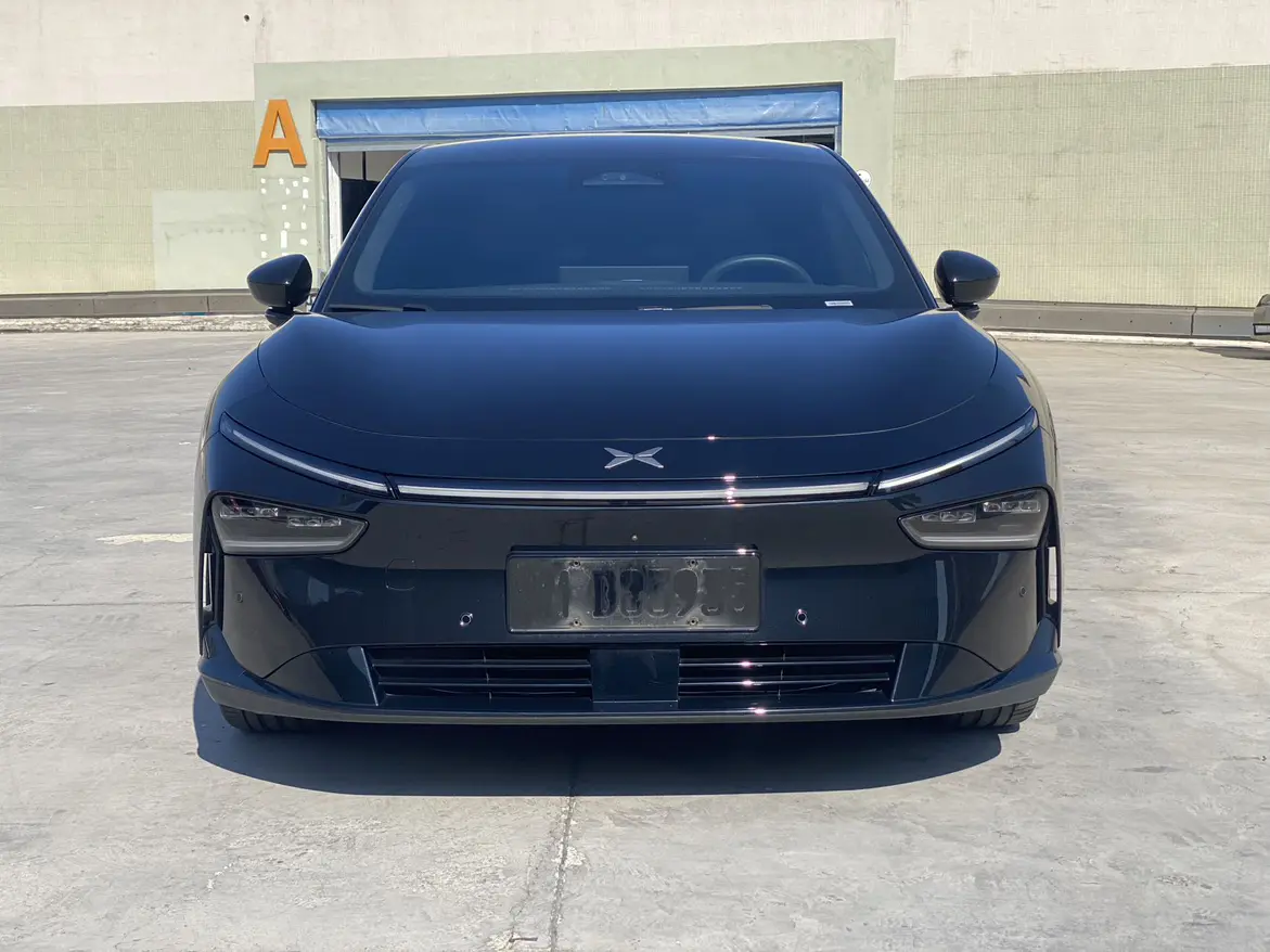 Xpeng P7+  из Китая