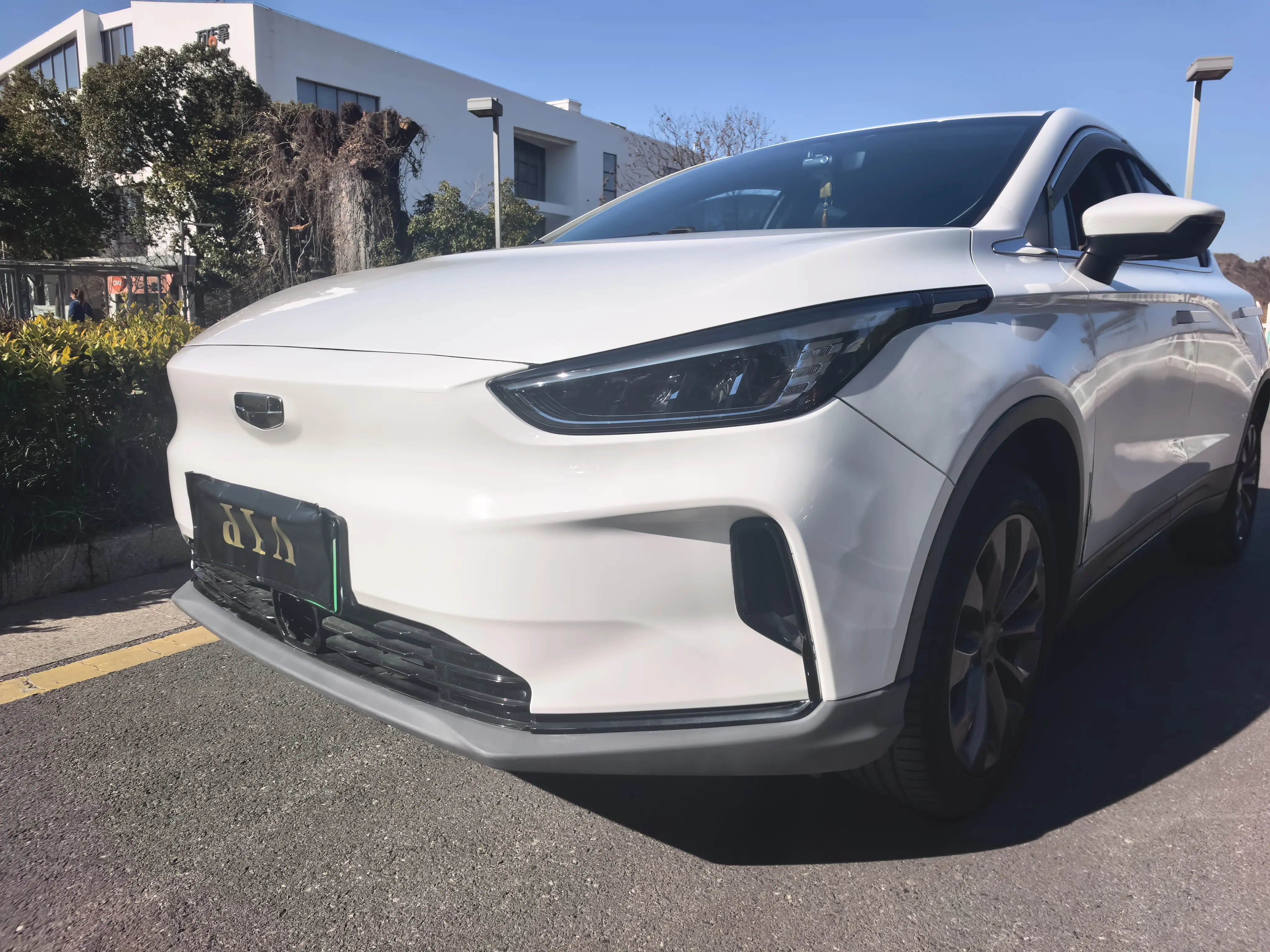 Geely Geometry M6  из Китая