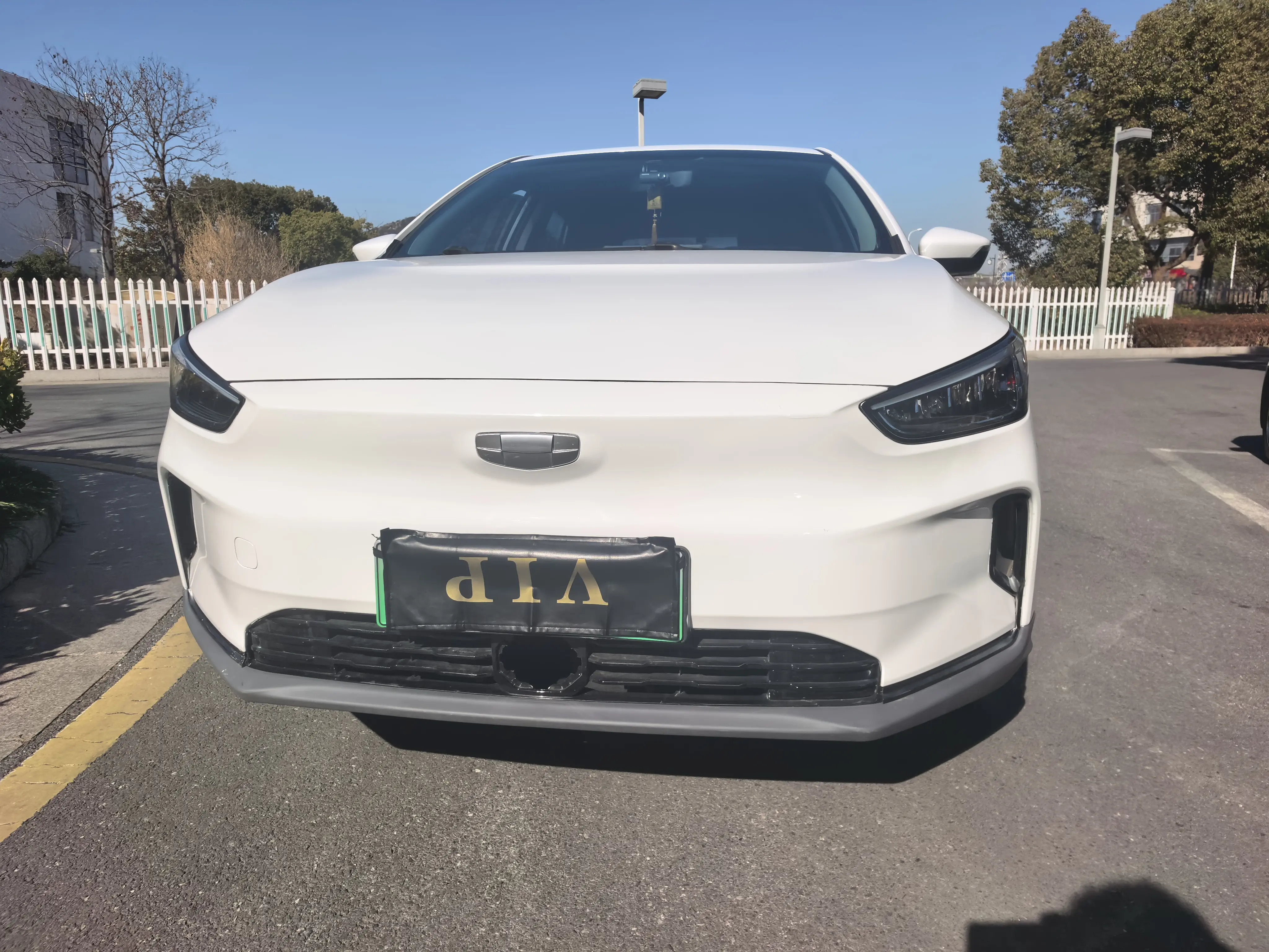 Geely Geometry M6  из Китая