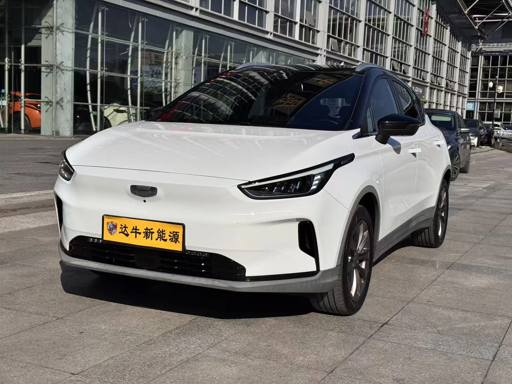 Geely Geometry C  из Китая