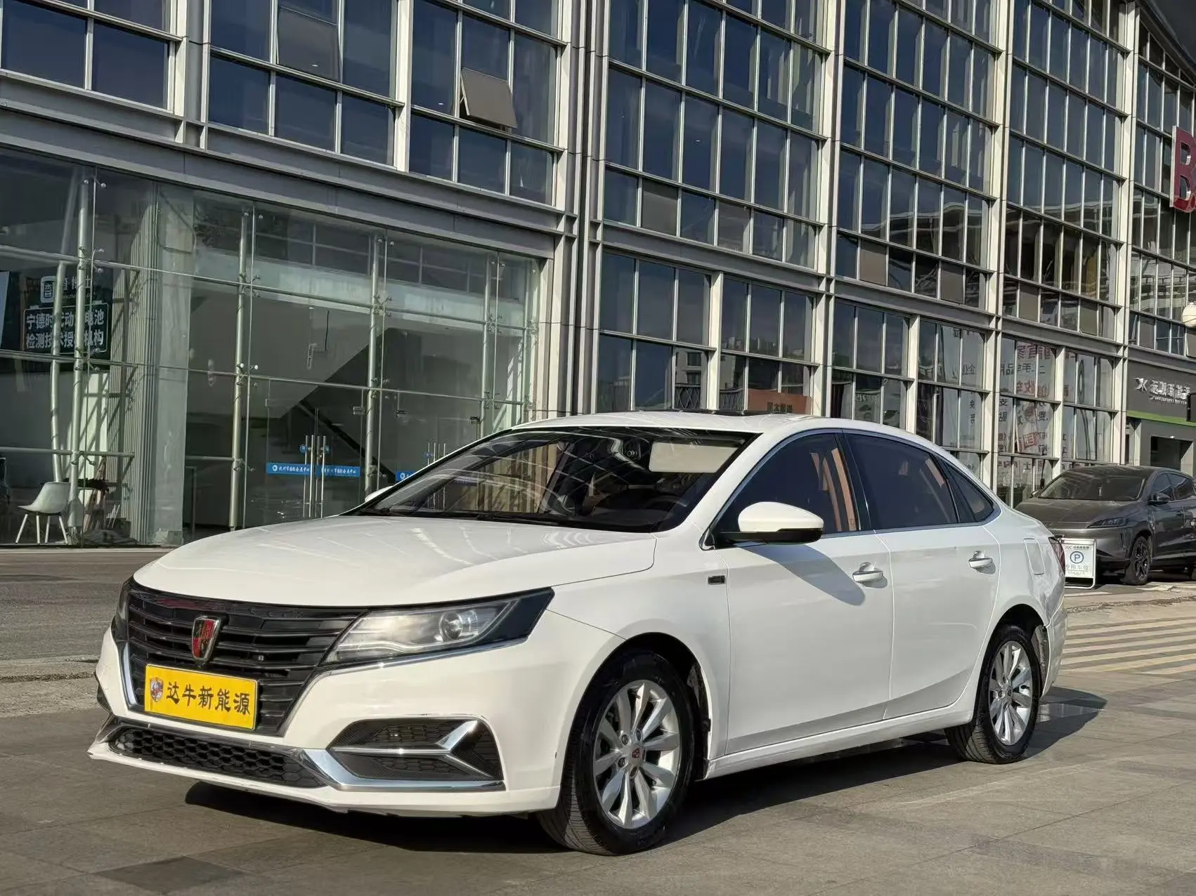 Roewe ei6  из Китая
