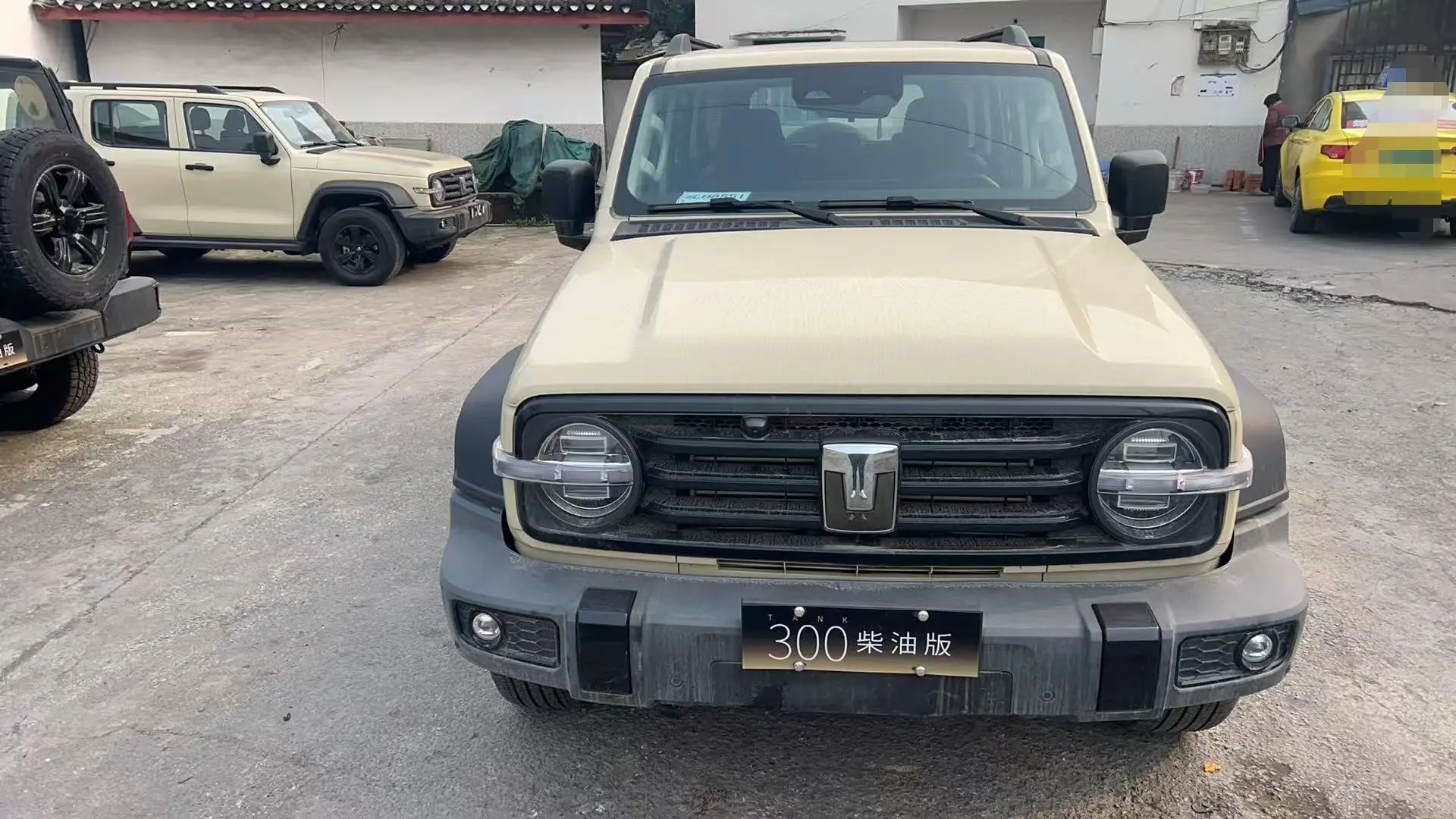 Tank 300  из Китая