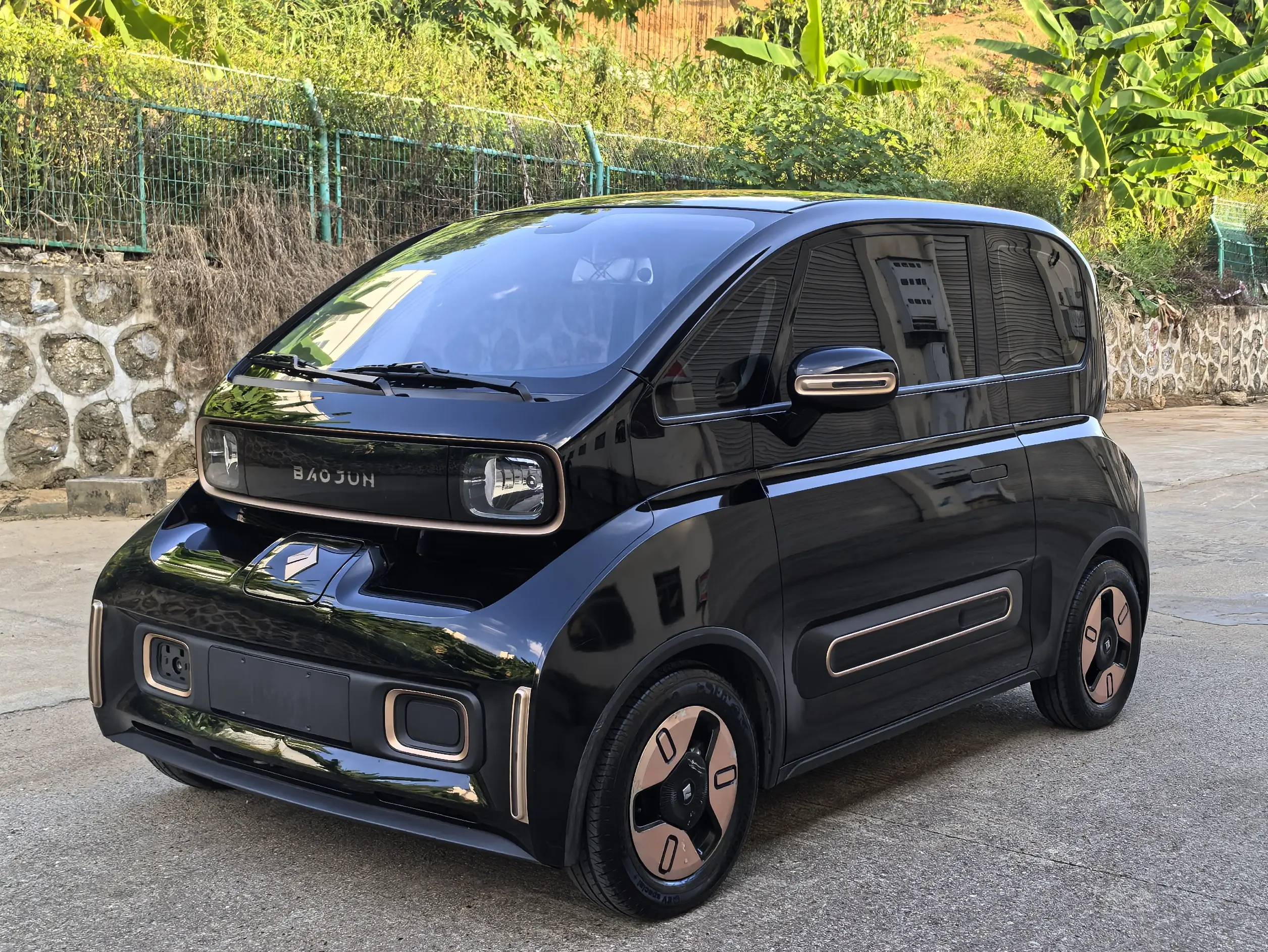 Baojun KiWi EV  из Китая
