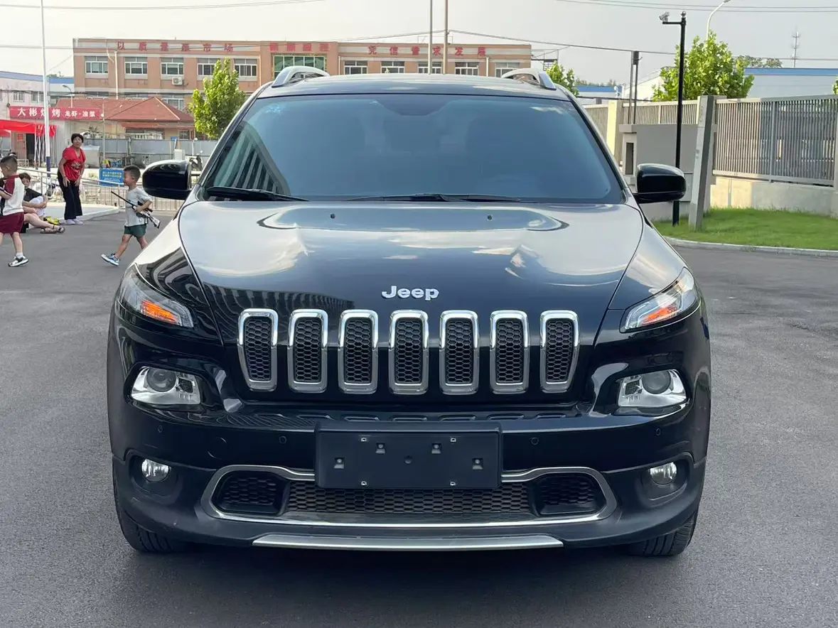 Jeep Cherokee  из Китая
