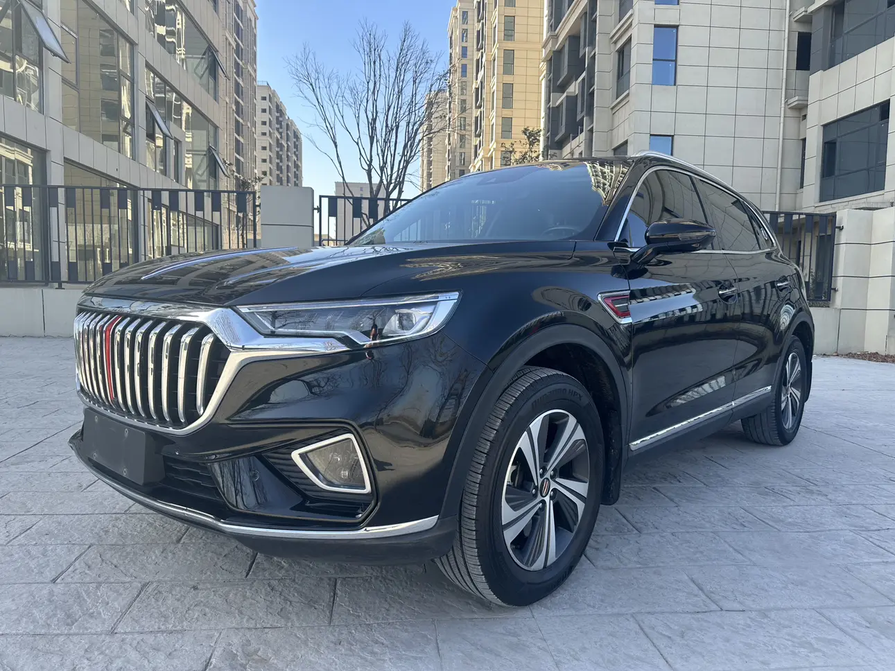 Hongqi HS5  из Китая