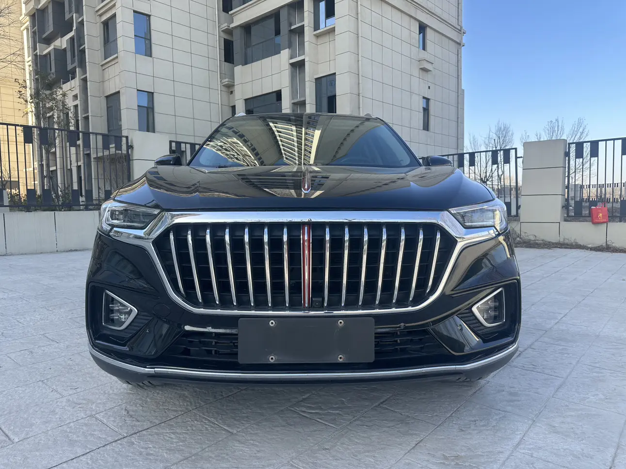 Hongqi HS5  из Китая