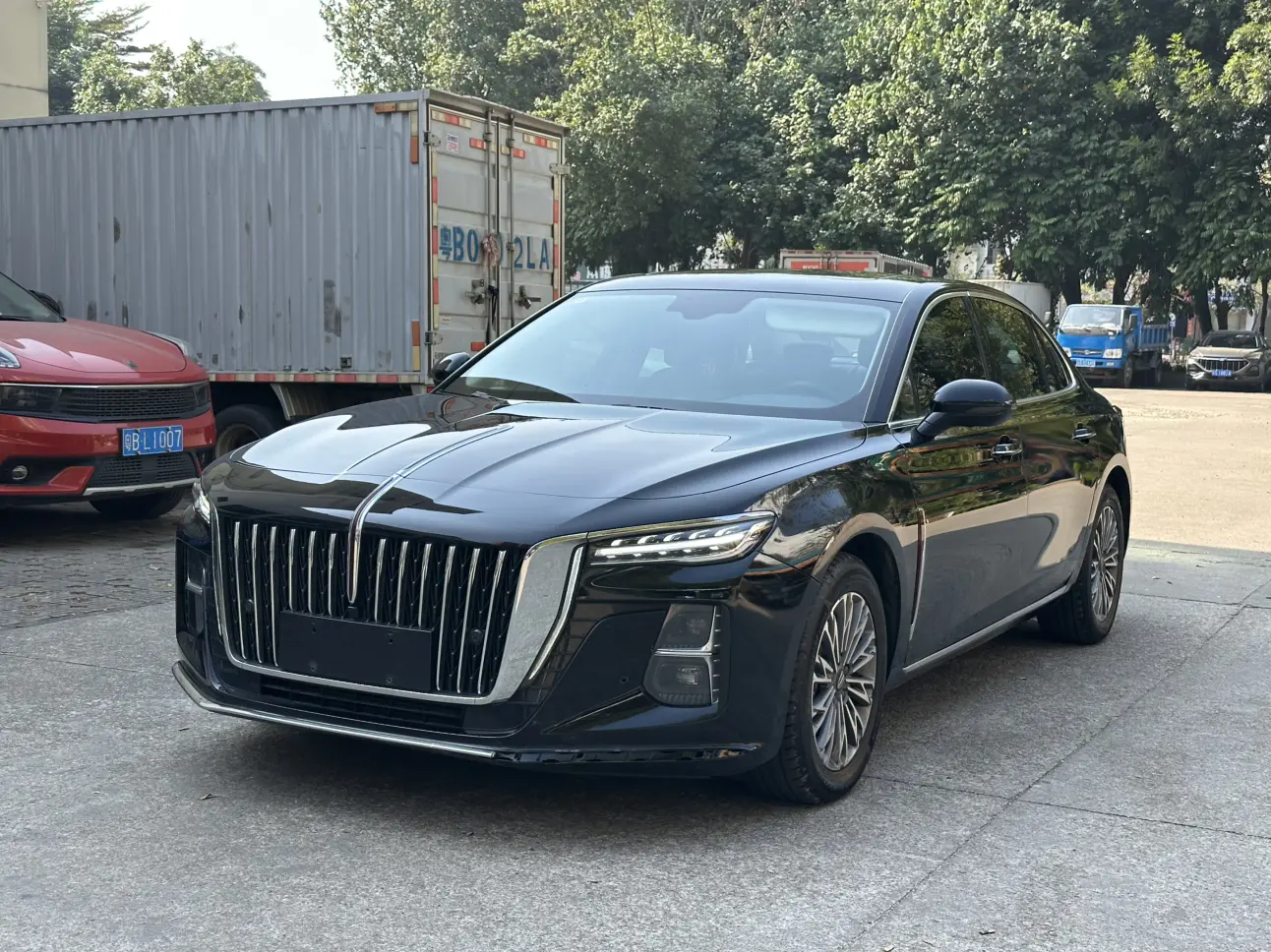 Hongqi H5  из Китая