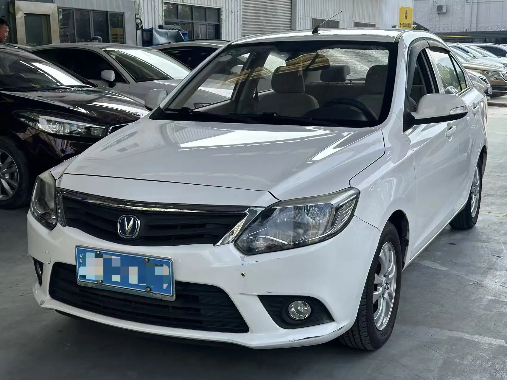 Changan Yuexiang V3  из Китая