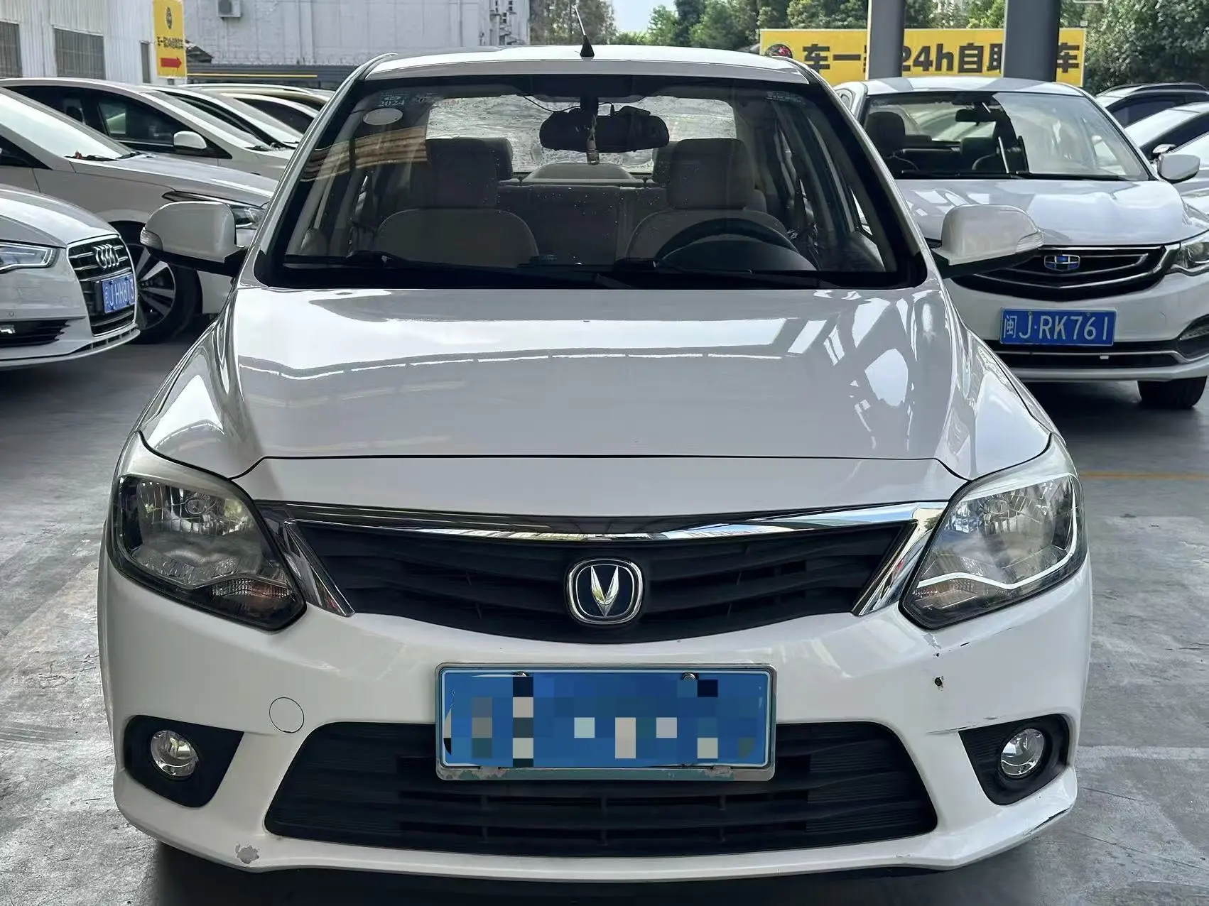 Changan Yuexiang V3  из Китая