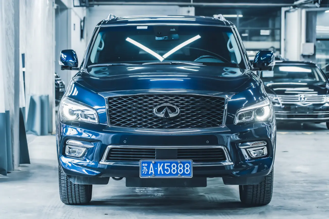 Infiniti QX80  из Китая