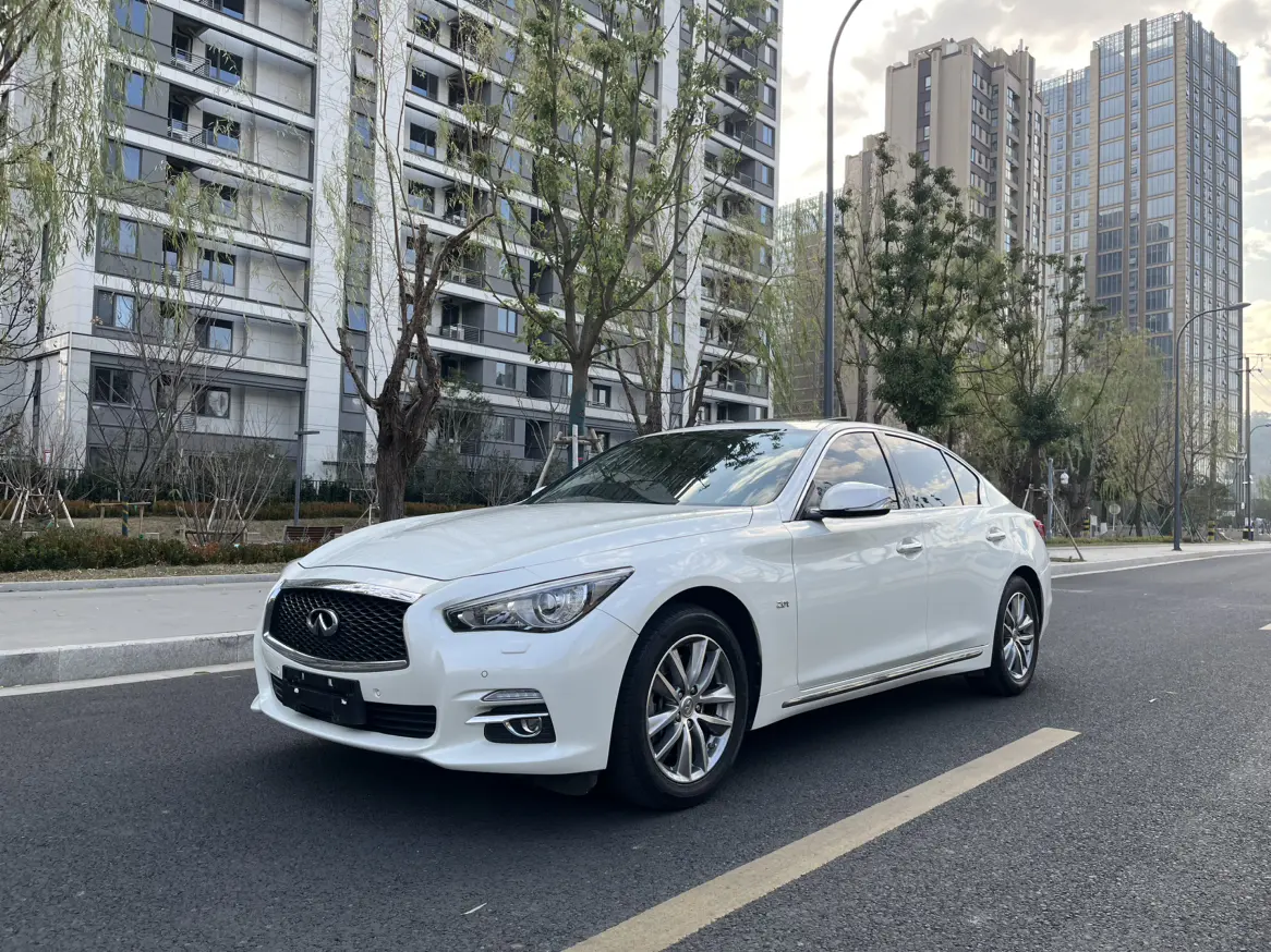 Infiniti Q50L  из Китая
