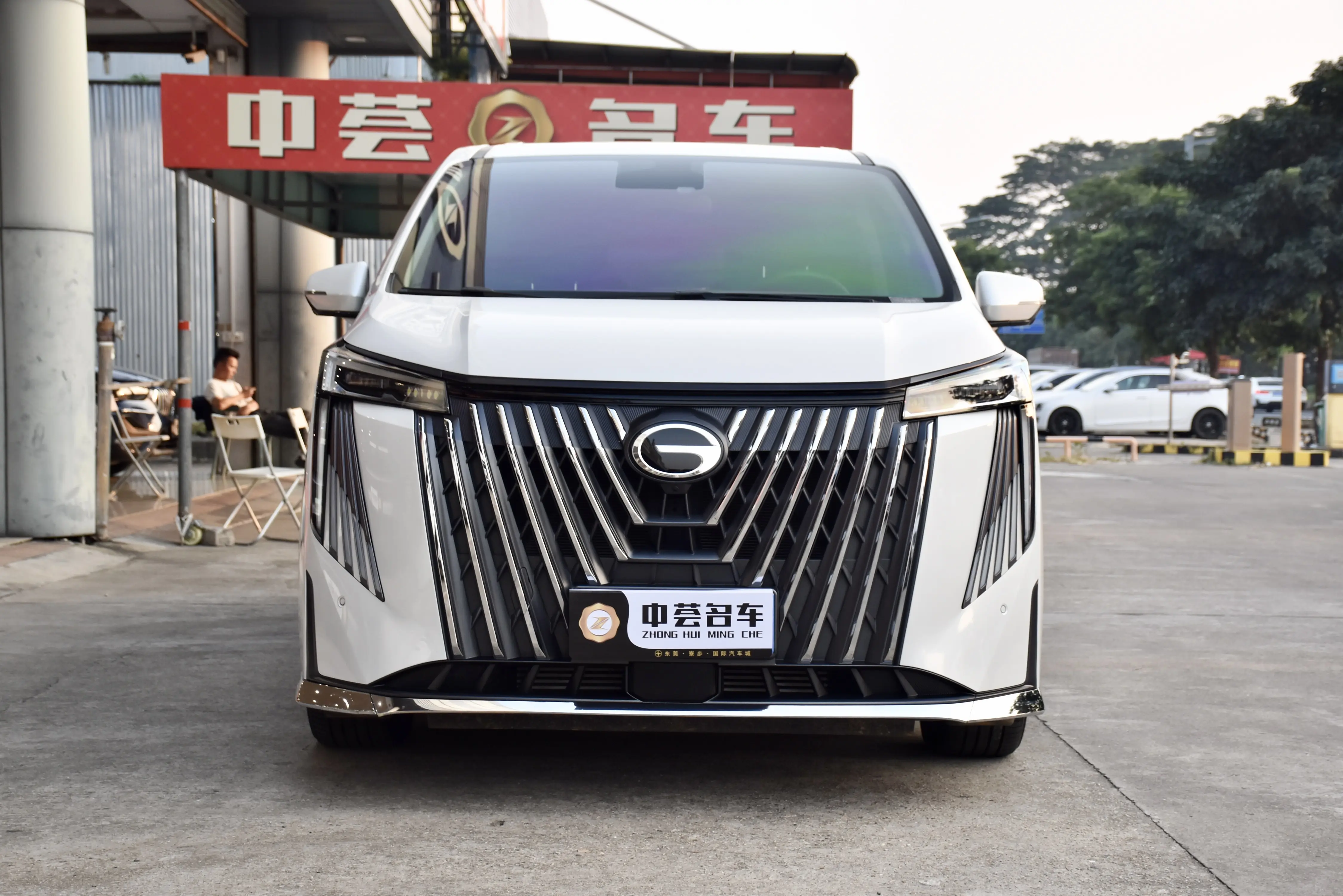 GAC Trumpchi M8  из Китая