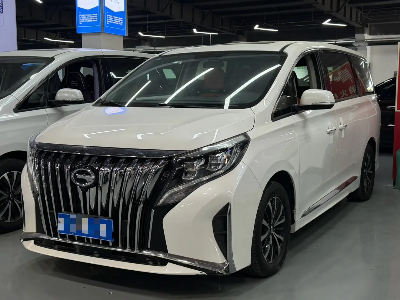 GAC Trumpchi M8  из Китая