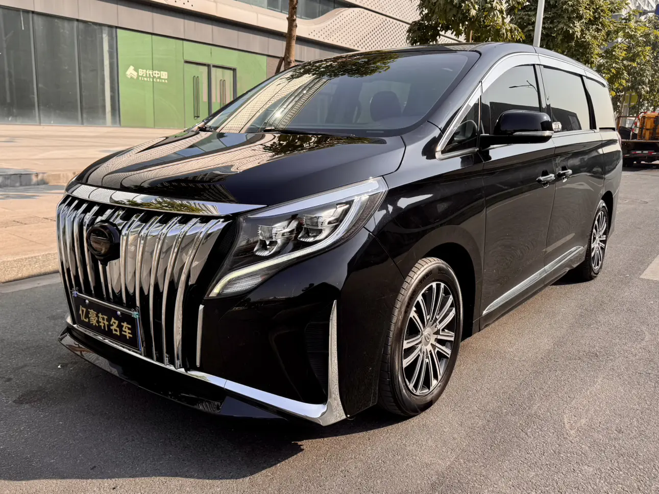 GAC Trumpchi M8  из Китая