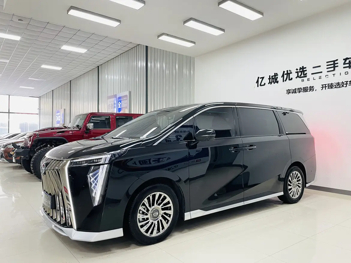 GAC Trumpchi M8  из Китая