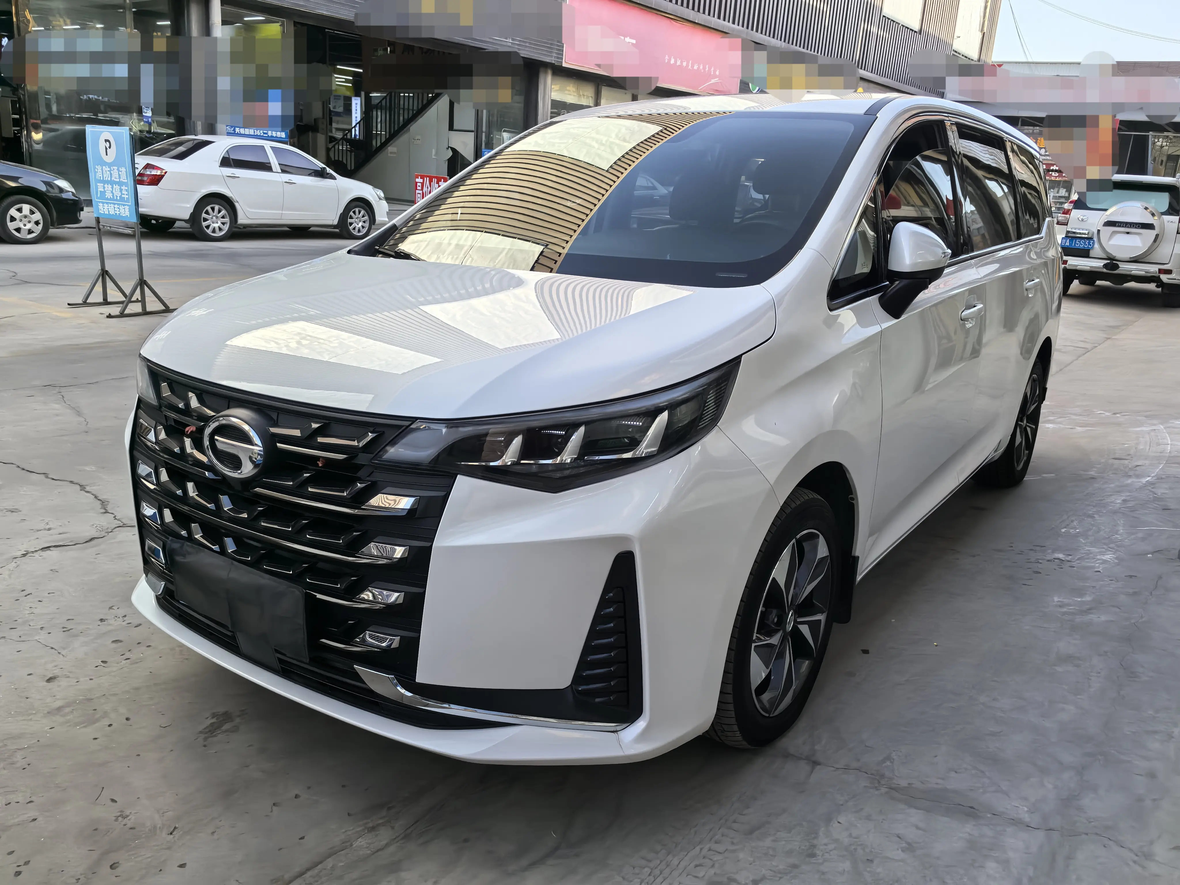 GAC Trumpchi M6  из Китая