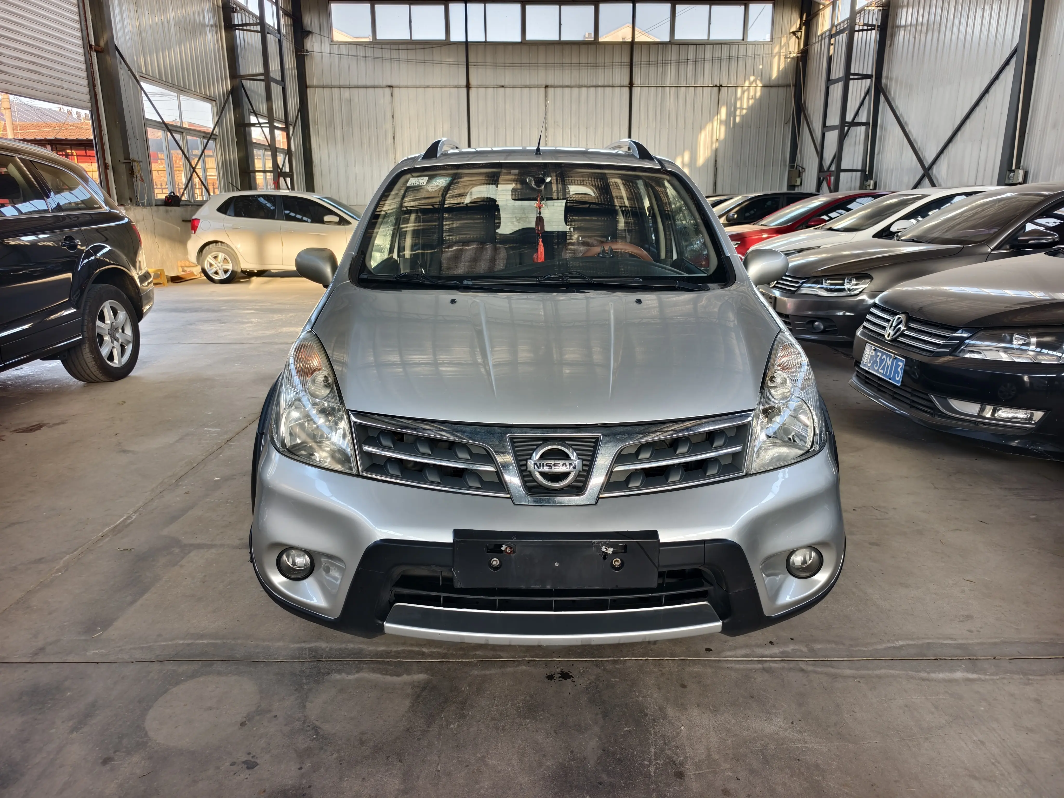 Nissan Li Wei  из Китая