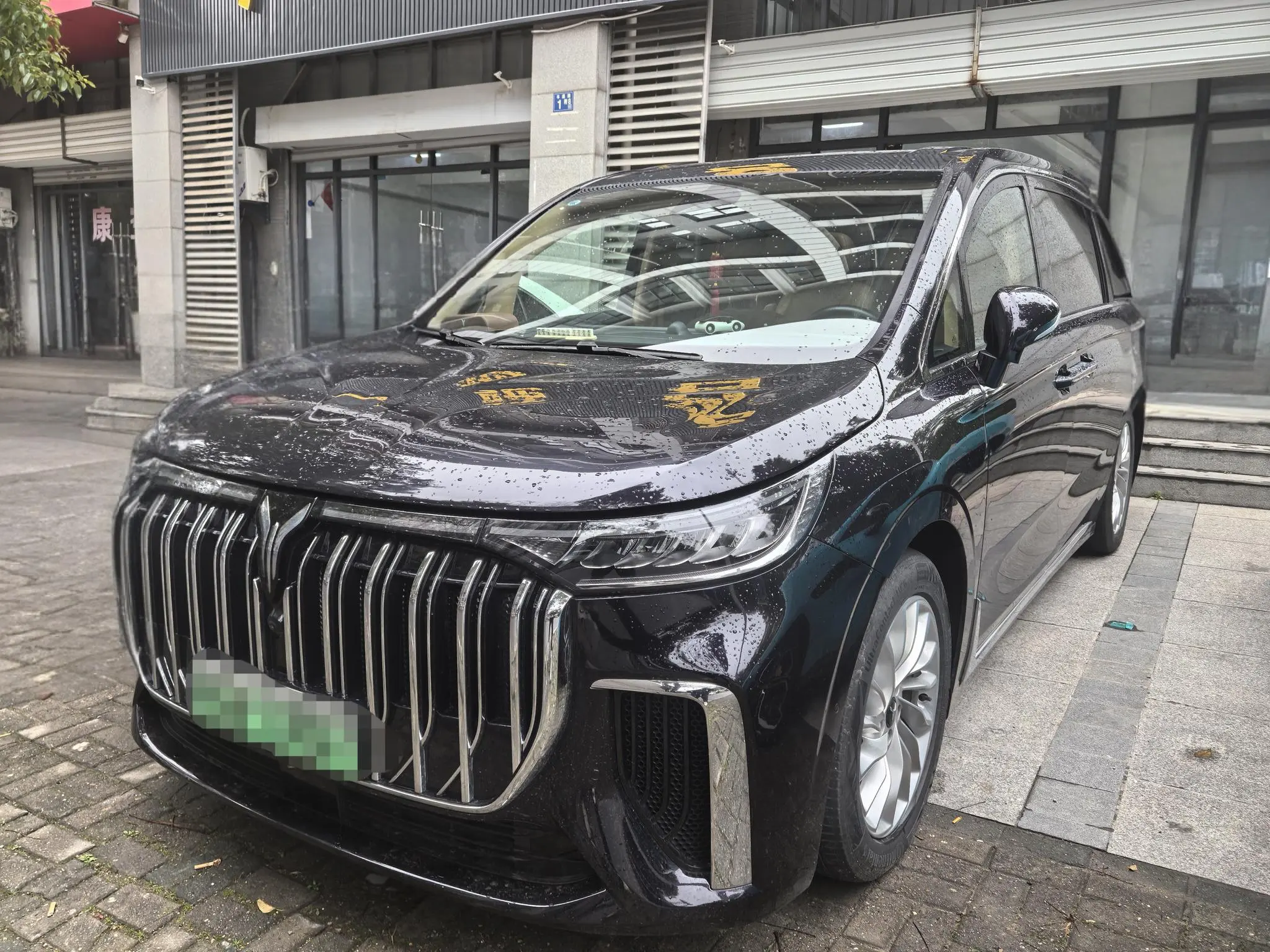 Voyah Lantu Dreamer PHEV  из Китая