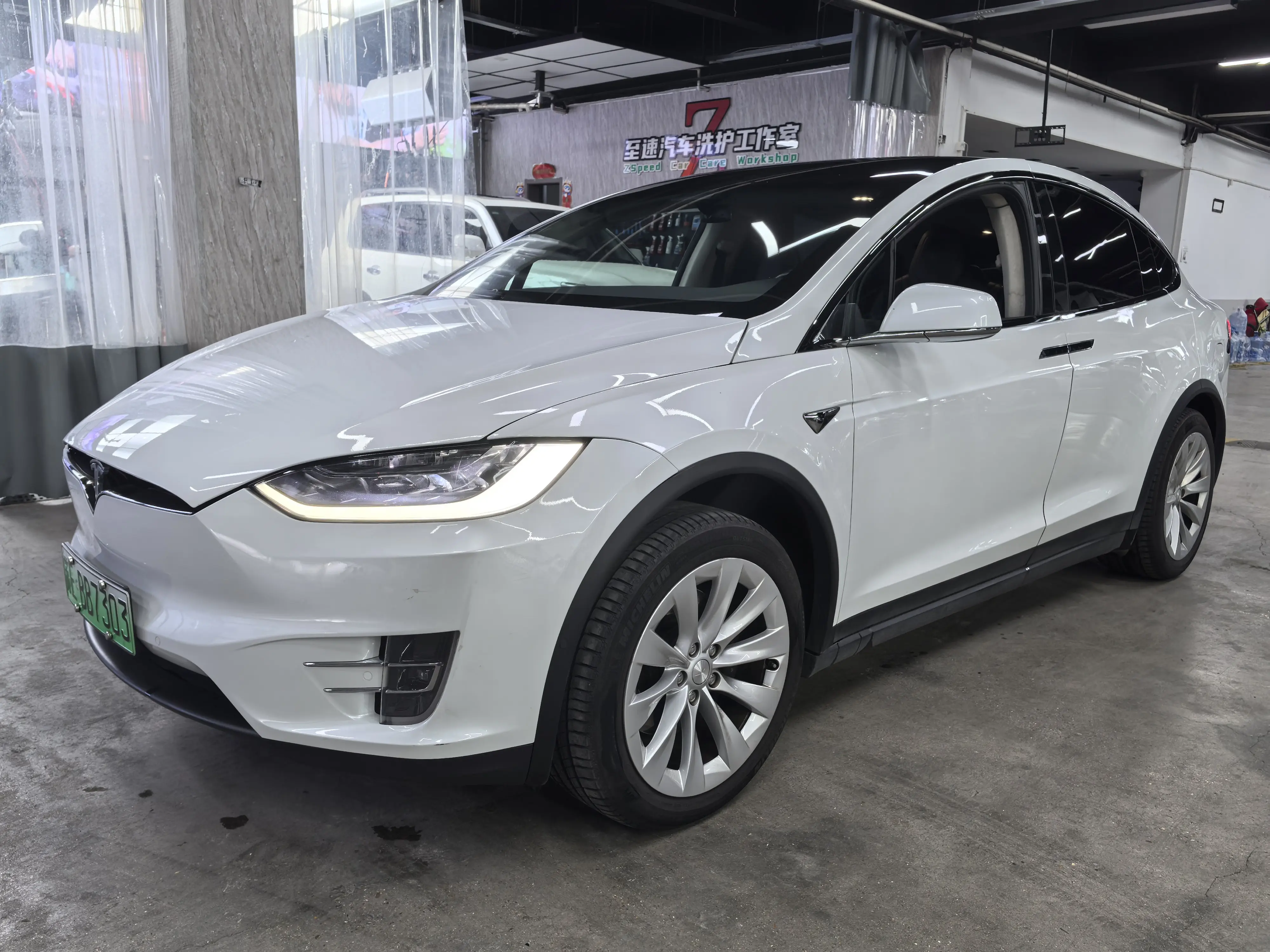 Tesla Model X  из Китая