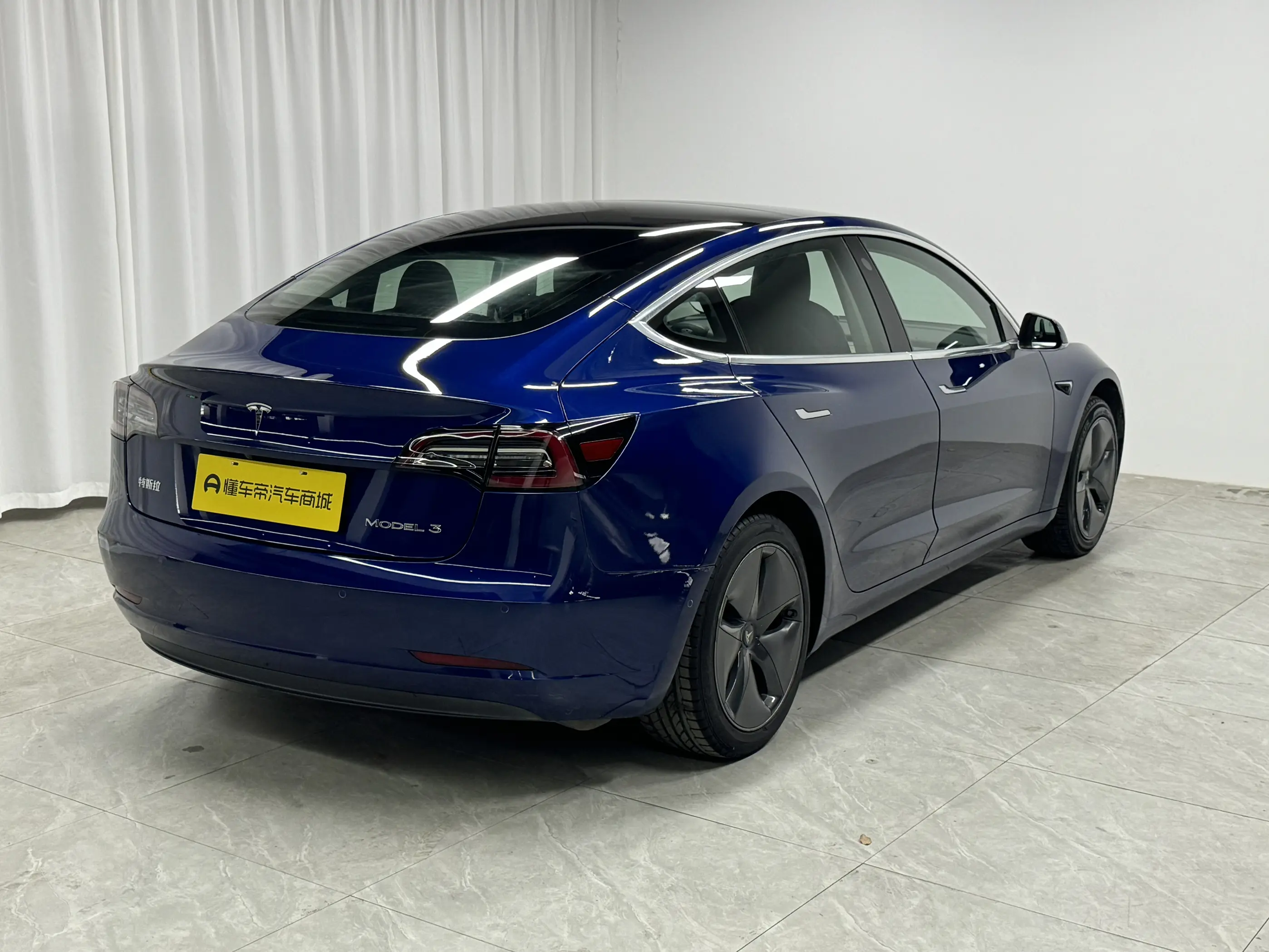 Tesla Model 3  из Китая