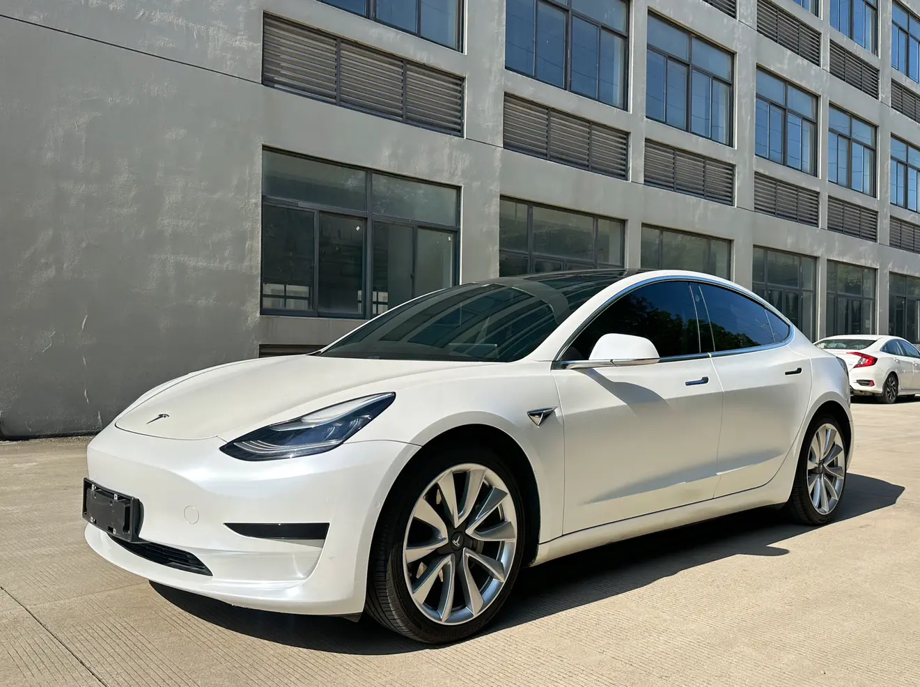 Tesla Model 3  из Китая