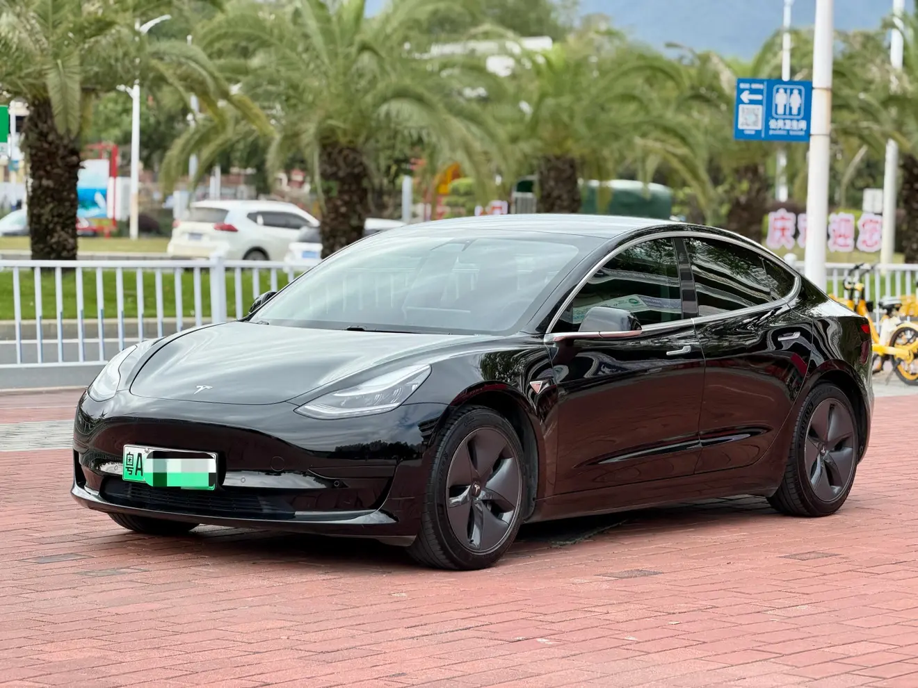 Tesla Model 3  из Китая