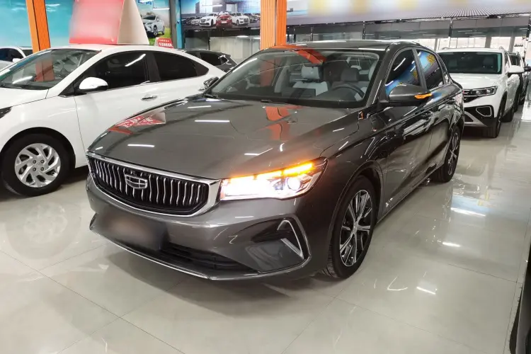 Geely Emgrand  из Китая