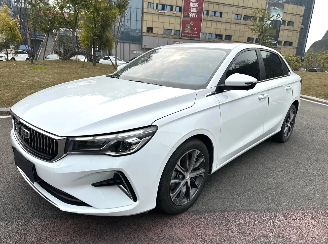 Geely Emgrand  из Китая
