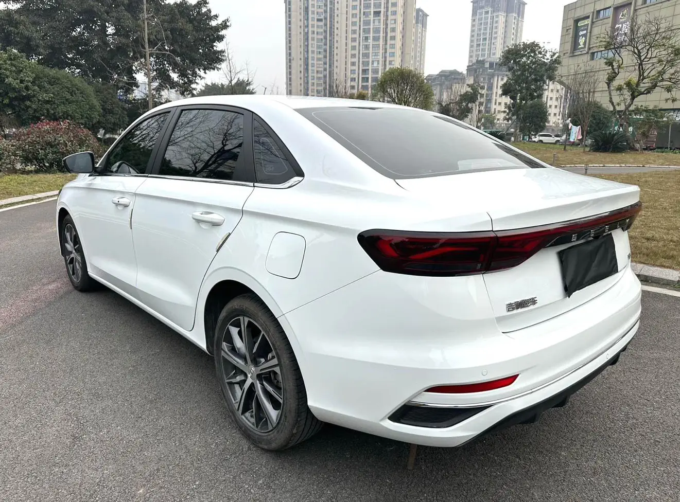 Geely Emgrand  из Китая