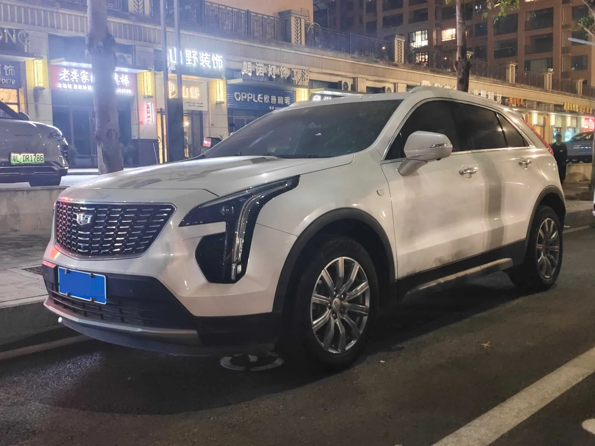 Cadillac XT4  из Китая
