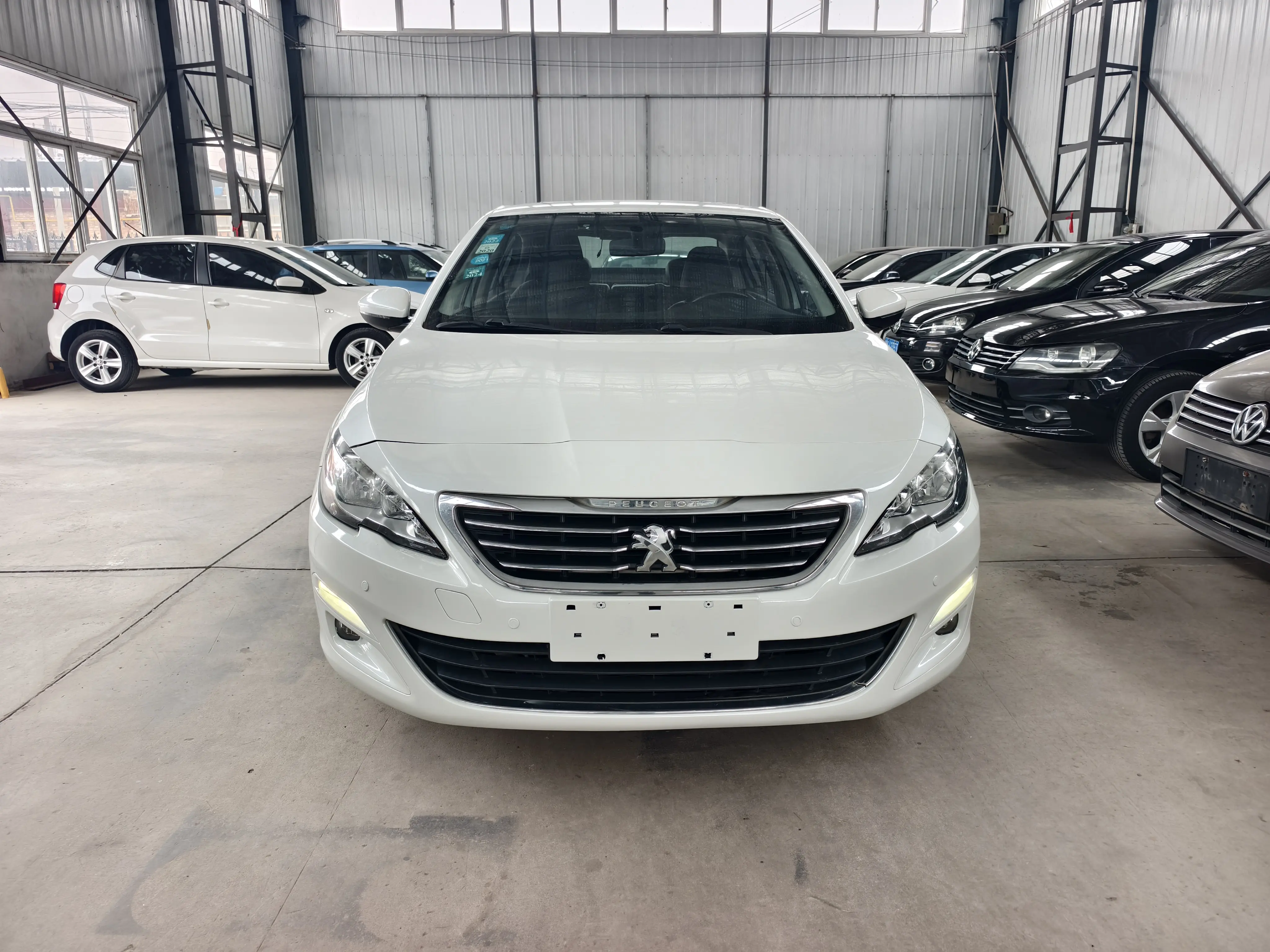 Peugeot 408  из Китая