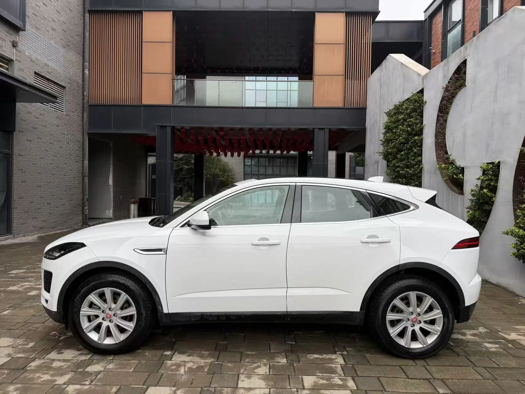 Jaguar E-PACE  из Китая