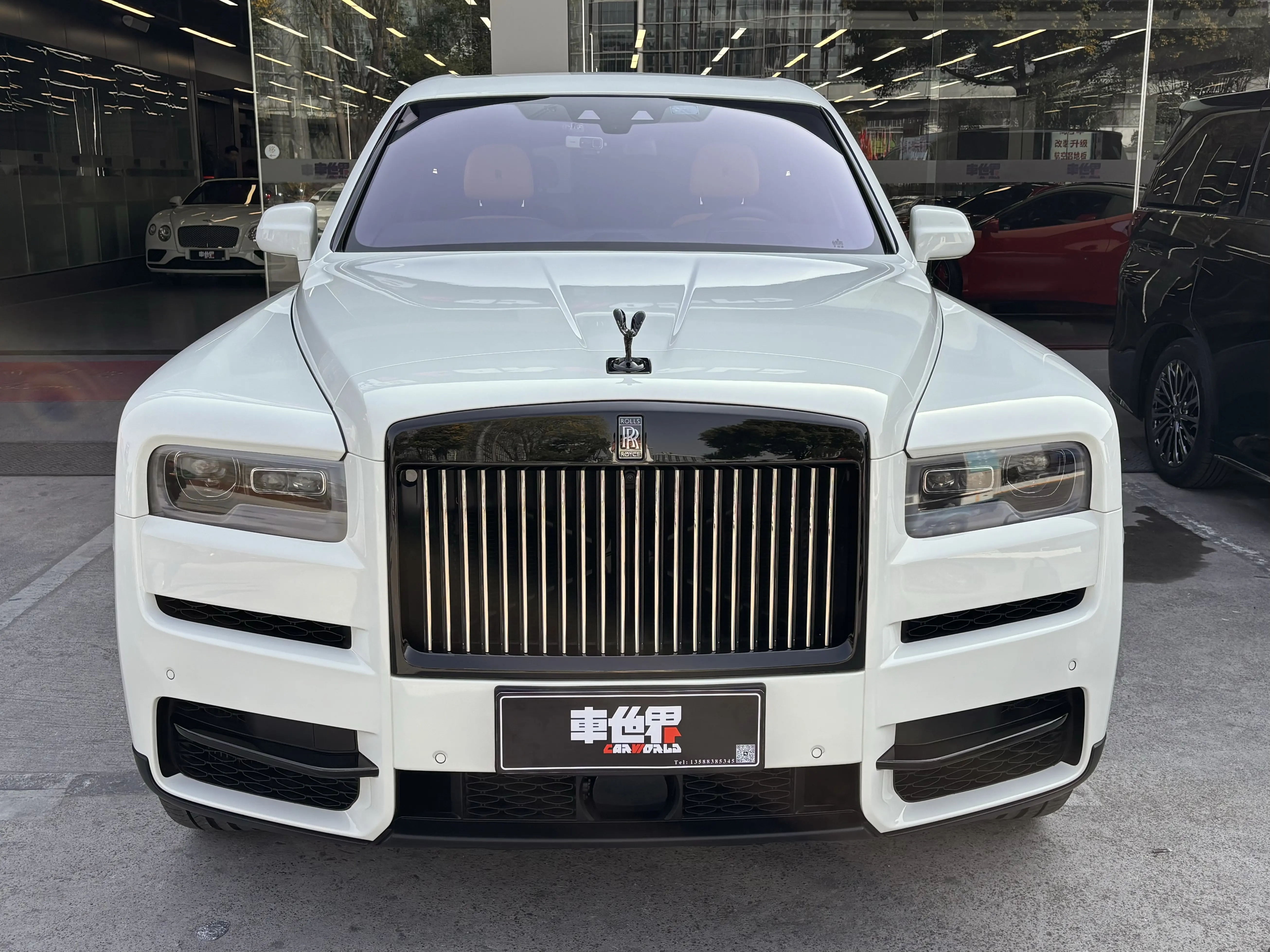Rolls Royce Cullinan  из Китая