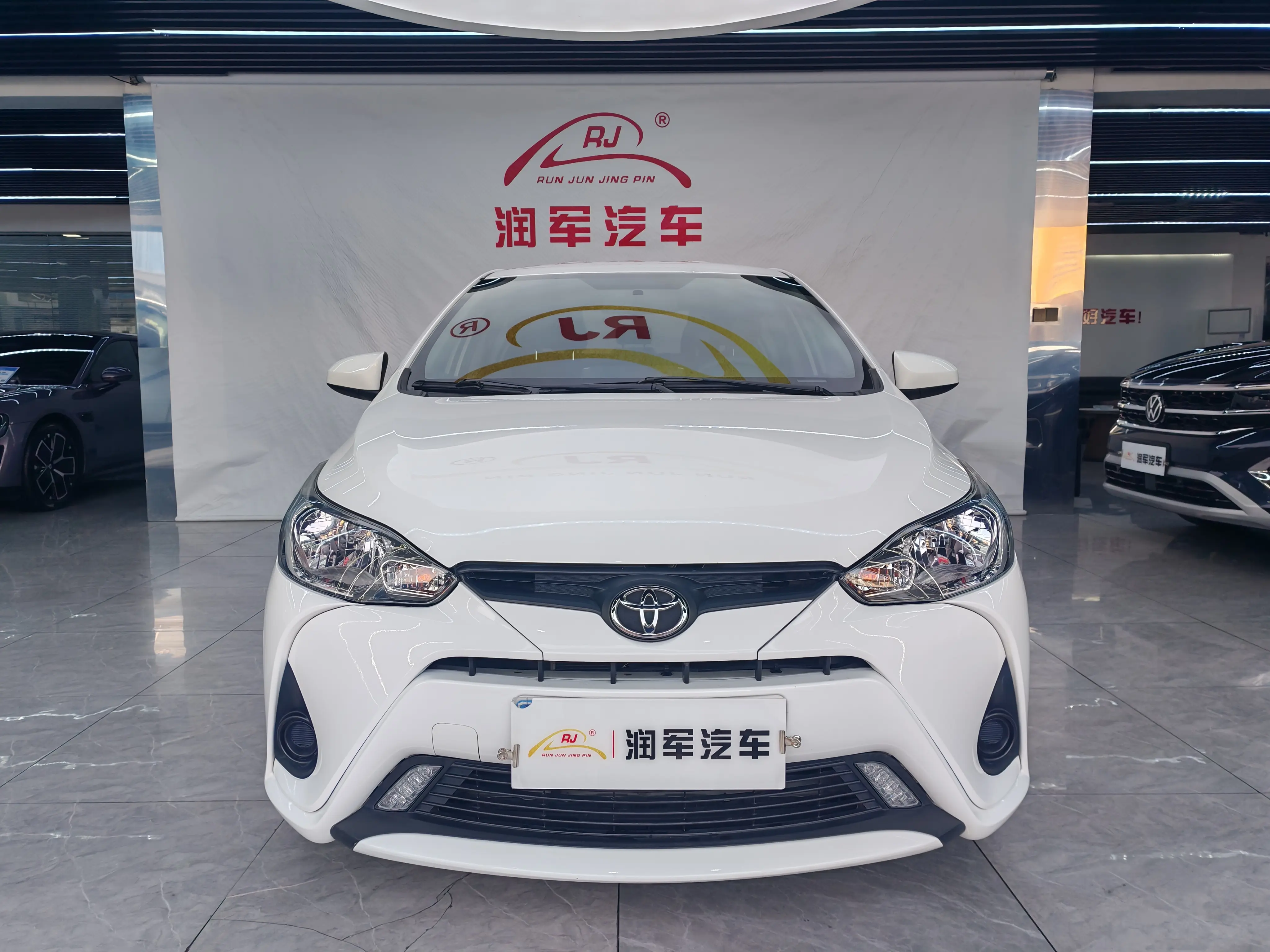 Toyota YARiS L Enjoy  из Китая