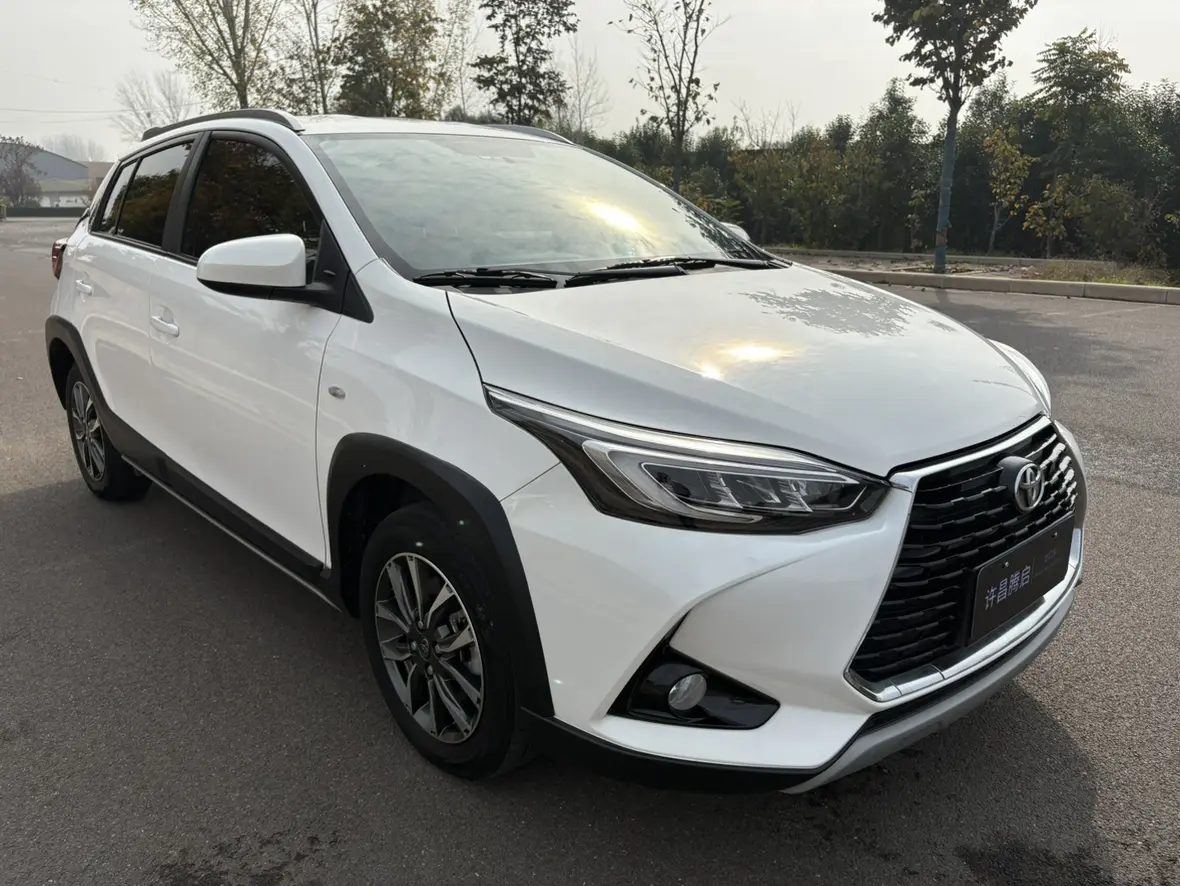 Toyota Yaris L  из Китая