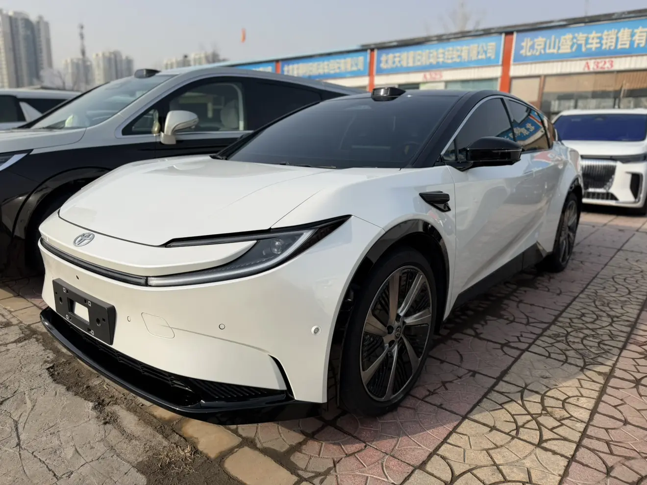 Toyota bZ5  из Китая