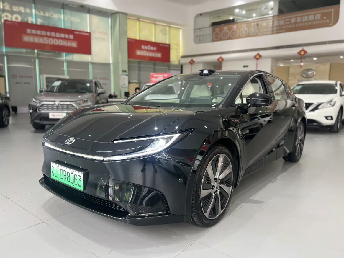 Toyota bZ5  из Китая