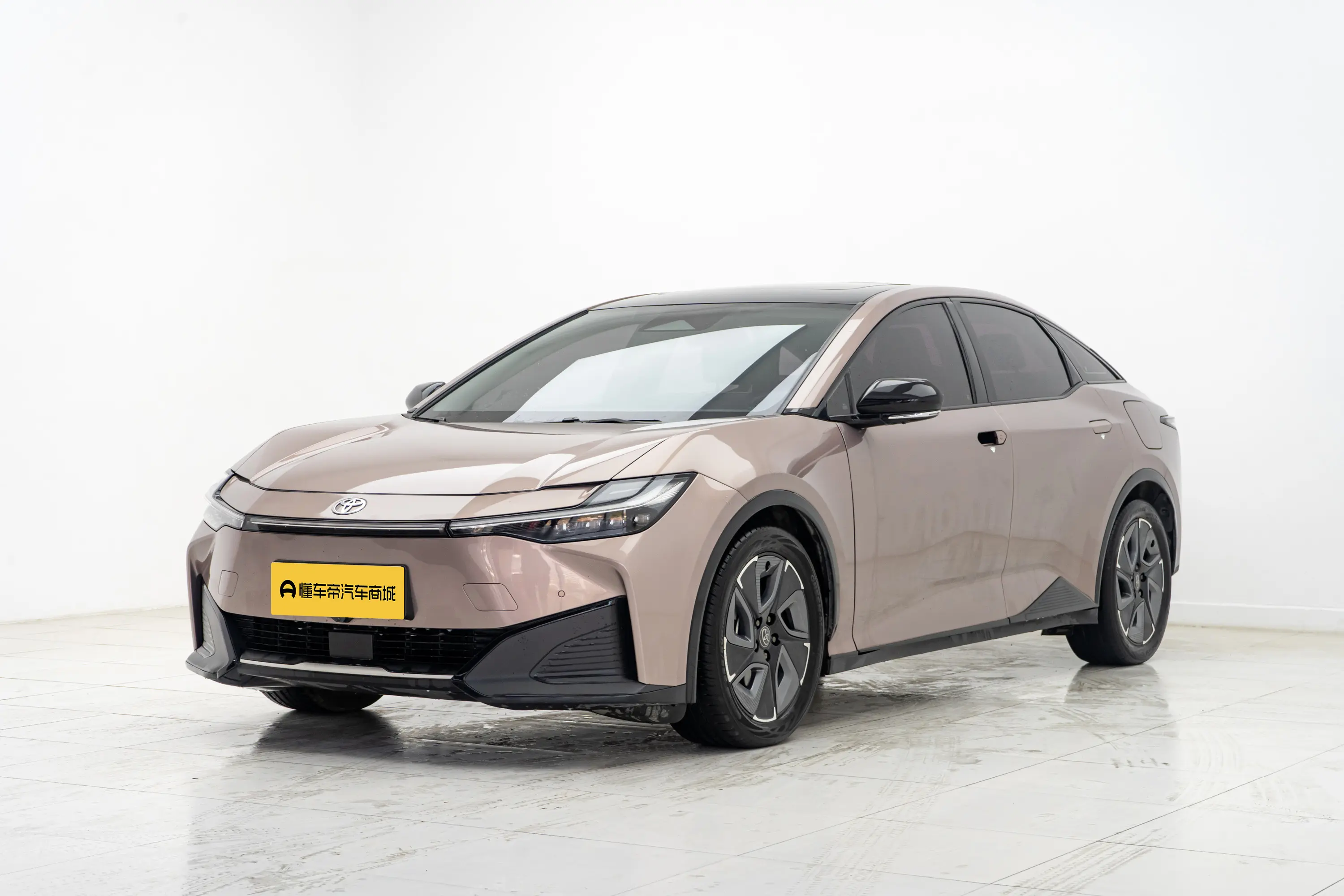 Toyota bZ3  из Китая