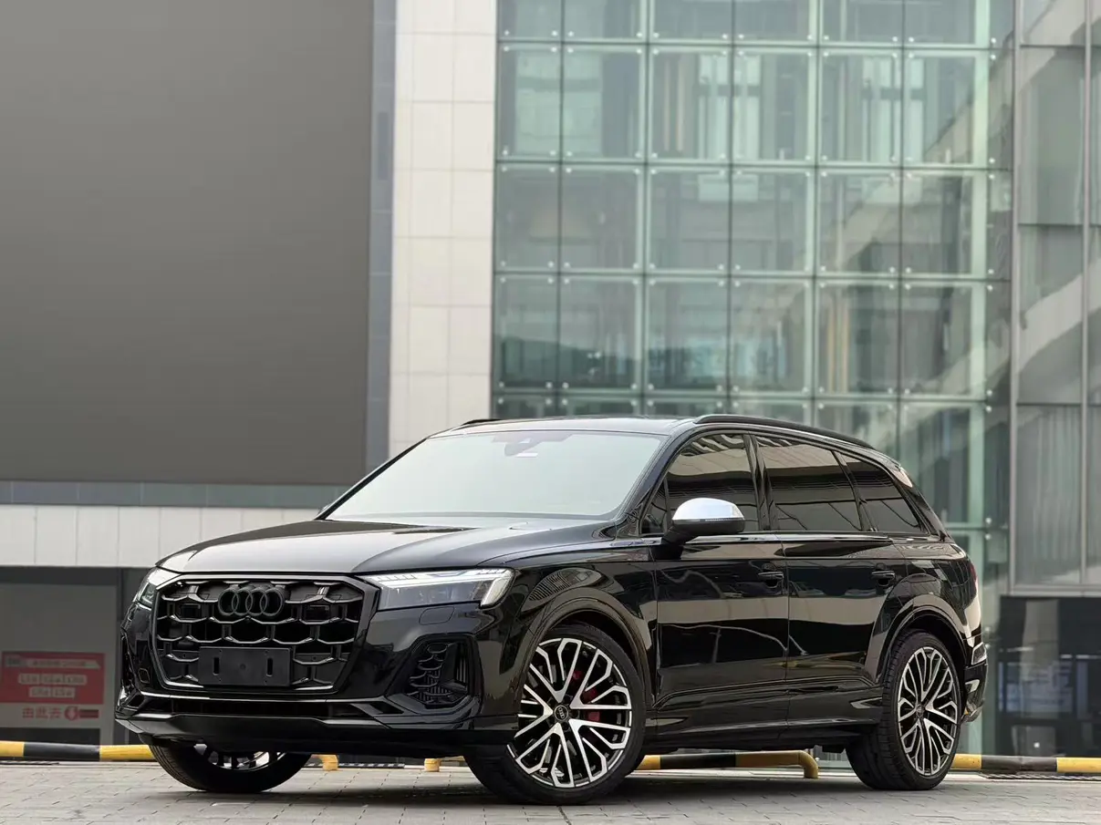 Audi SQ7  из Китая