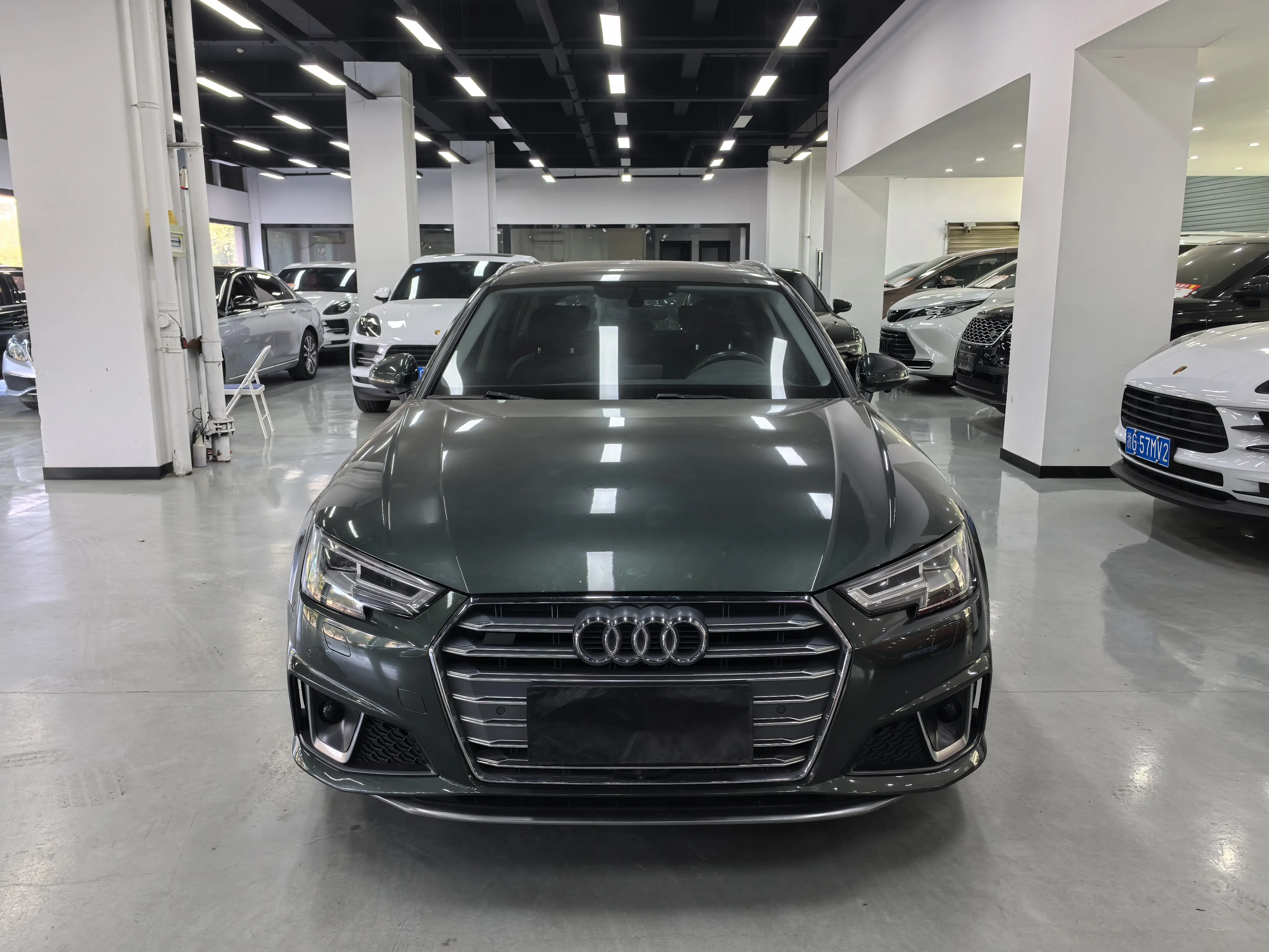 Audi A4  из Китая