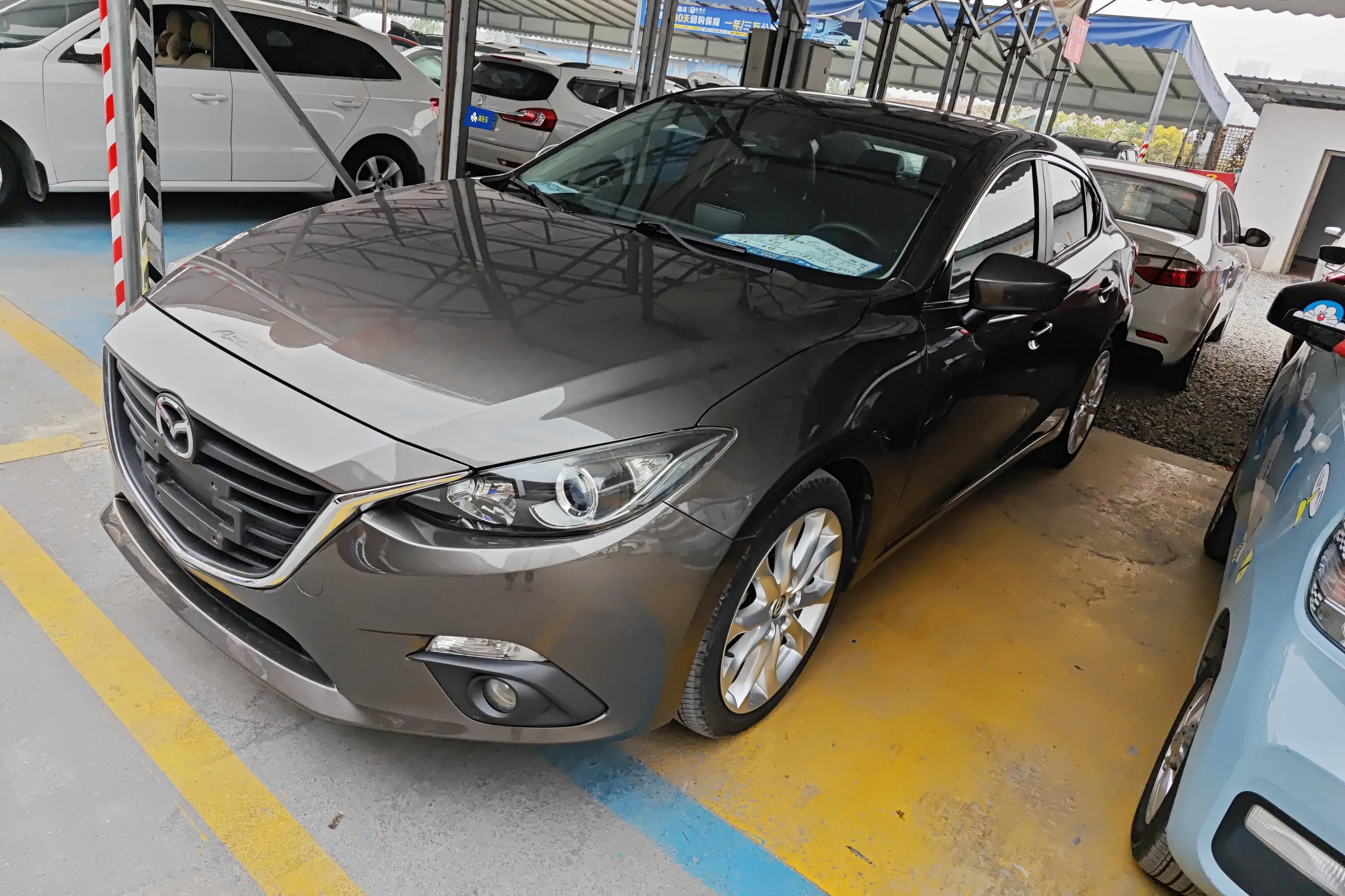 Mazda Axela (Mazda3)  из Китая