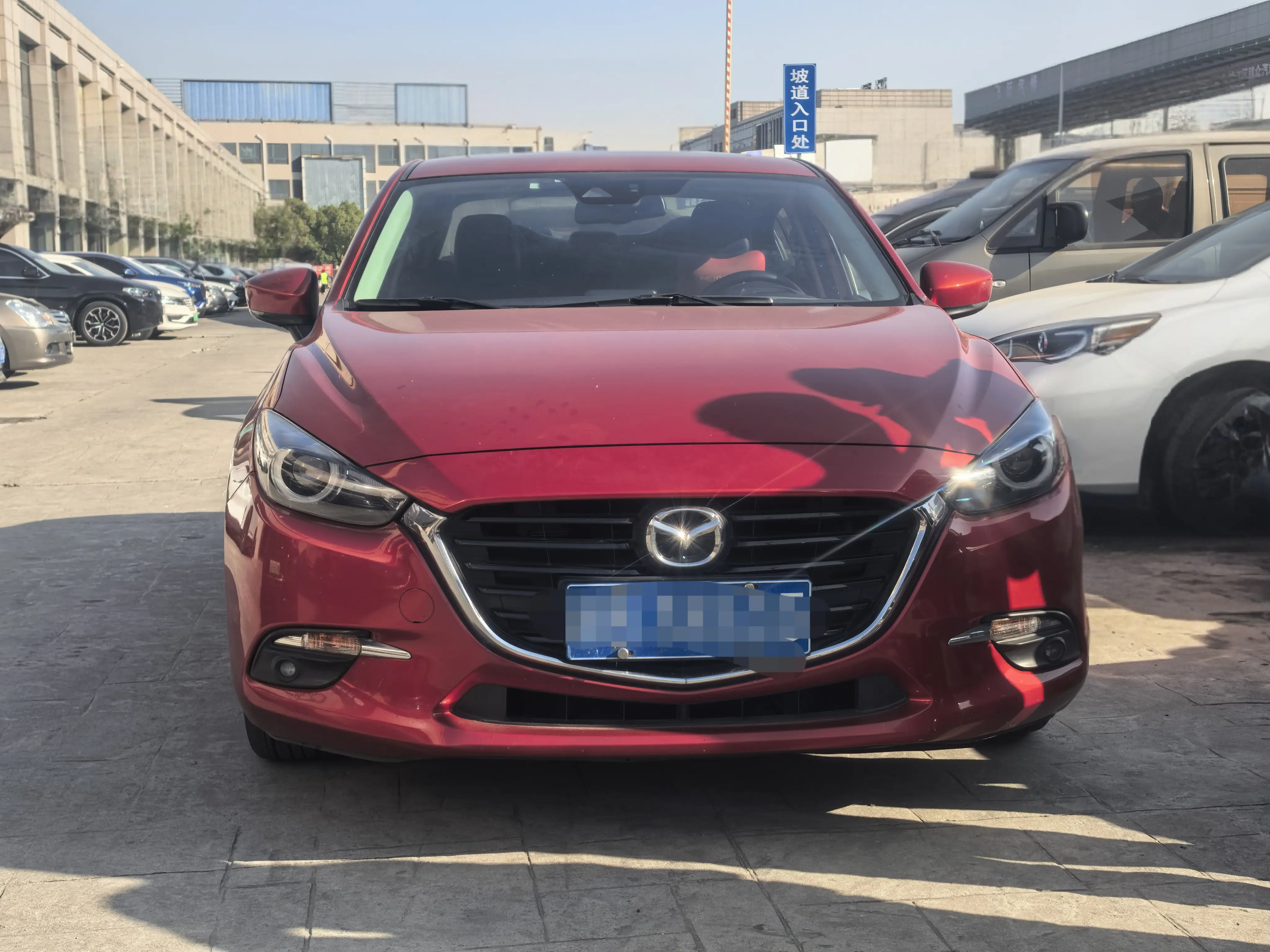 Mazda Axela (Mazda3)  из Китая
