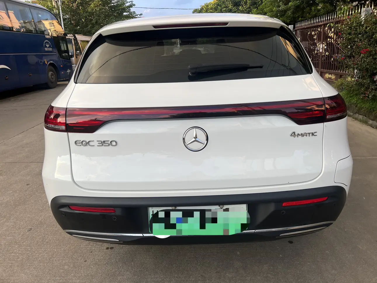 Mercedes-Benz EQC  из Китая